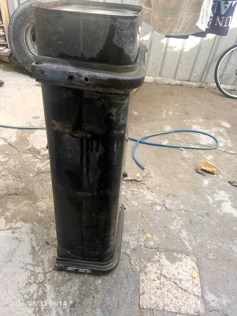 السلام عليكم تانكي كاز مال كنتر ياباني مال حاوية مع القواعد و الطوافة جديد جدآ حجم 120 السعر 175 مكاني بغداد شارع فلسطين الرقم ***********
