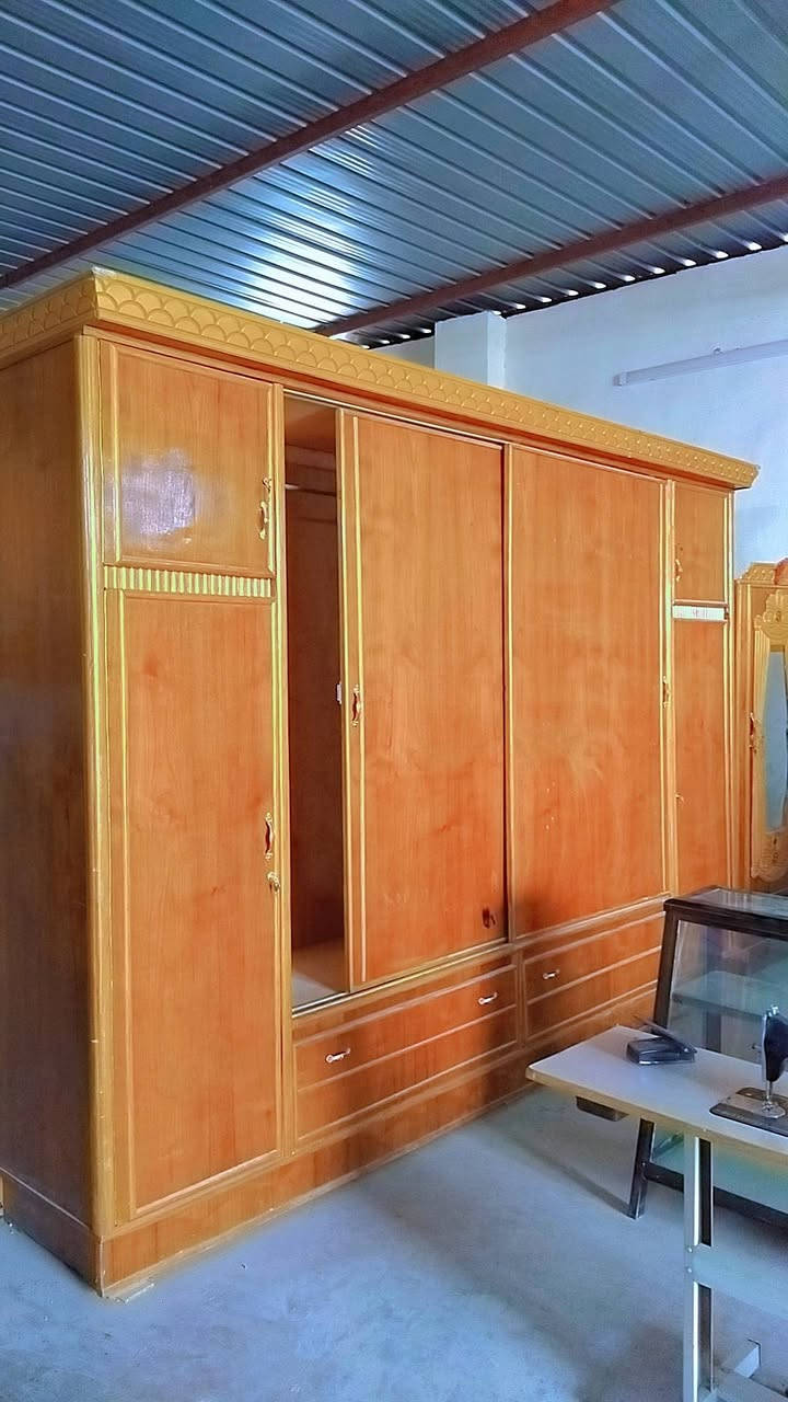 غرفة صاج • ٦ أبواب • ابواب سلايت