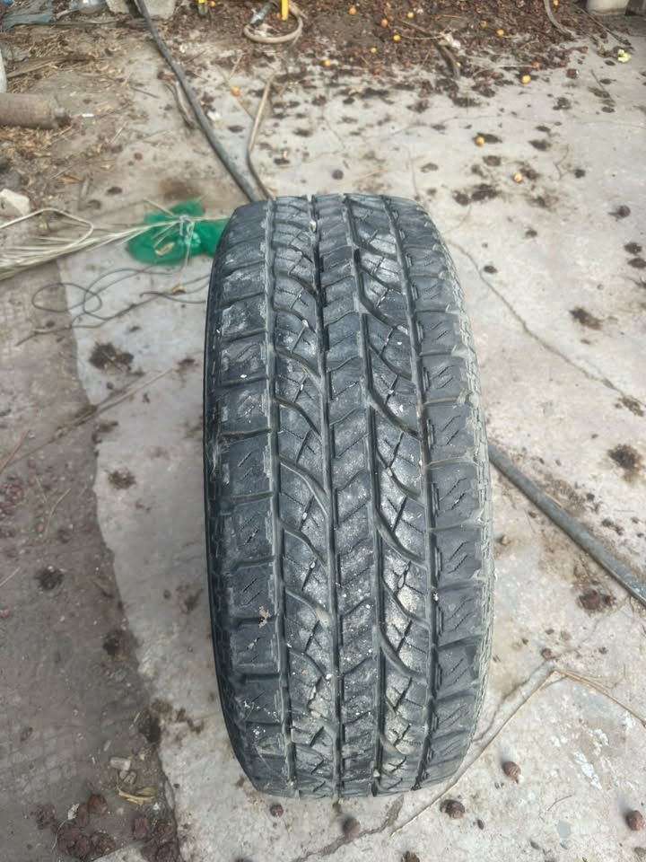 تايرات • حجري • 265/70R18