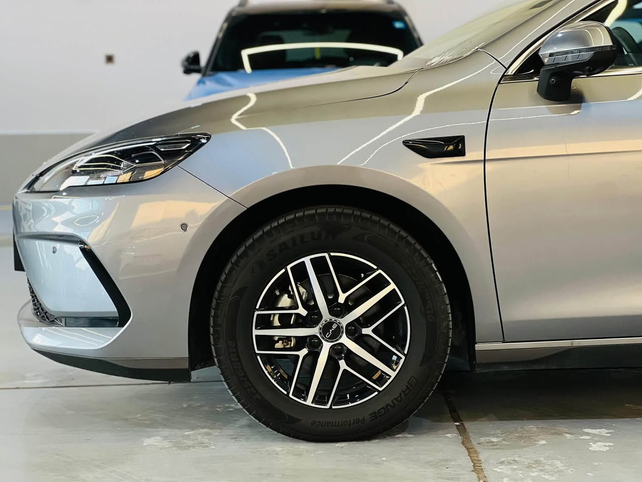 BYD seal 05 Flagship 2025
مبدأياً السعر 169$ بسعر السوك 

رقم السيارة اربيل ( اغلى من رقم بغداد )
تحويل ثاني يوم تستلم سنوية بأسمك ..

بطاريتها 120 كم بالشحنة اكبر من بطاريات خواتها

ممشى السيارة الكلي ؏ الـ EV والـ HEV هو 1,900 كم

السيارة بعدها بحالة الوكالة مكفولة من الشخط 

مواصفات الفلاك شيب معروفة :

13 كاميرا كشنات جلد تبريد قطعتين فتحة سقف ركن تلقائي ويل كروم وبعد بيها هواي موصفات

تعجبك السيارة خابرني وتشلع عيوني 
ما تعجبك جنك ما شفت المنشور ..

مكان السيارة ديالى قضاء خانقين 

هذا رقمي : *********** 
الخاص والواتساب متاح ايضاً
