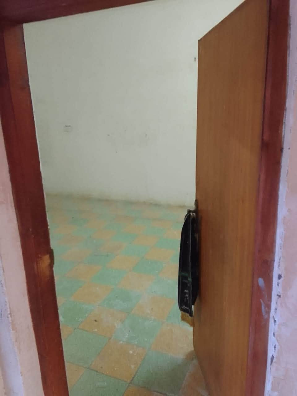 بيت طابقين للأيجار في الجبيله 
المساحه :  110 م 
يحتوي على :  4 غرف + صاله + مطبخ + مجاميع صحيه + أستقبال 
المواصفات :بناء حديث + موقع جداً مميز + قرب مستشفى الشفاء

سعر الأيجار : 650 الف 
للتواصل : 
***********
***********
***********
