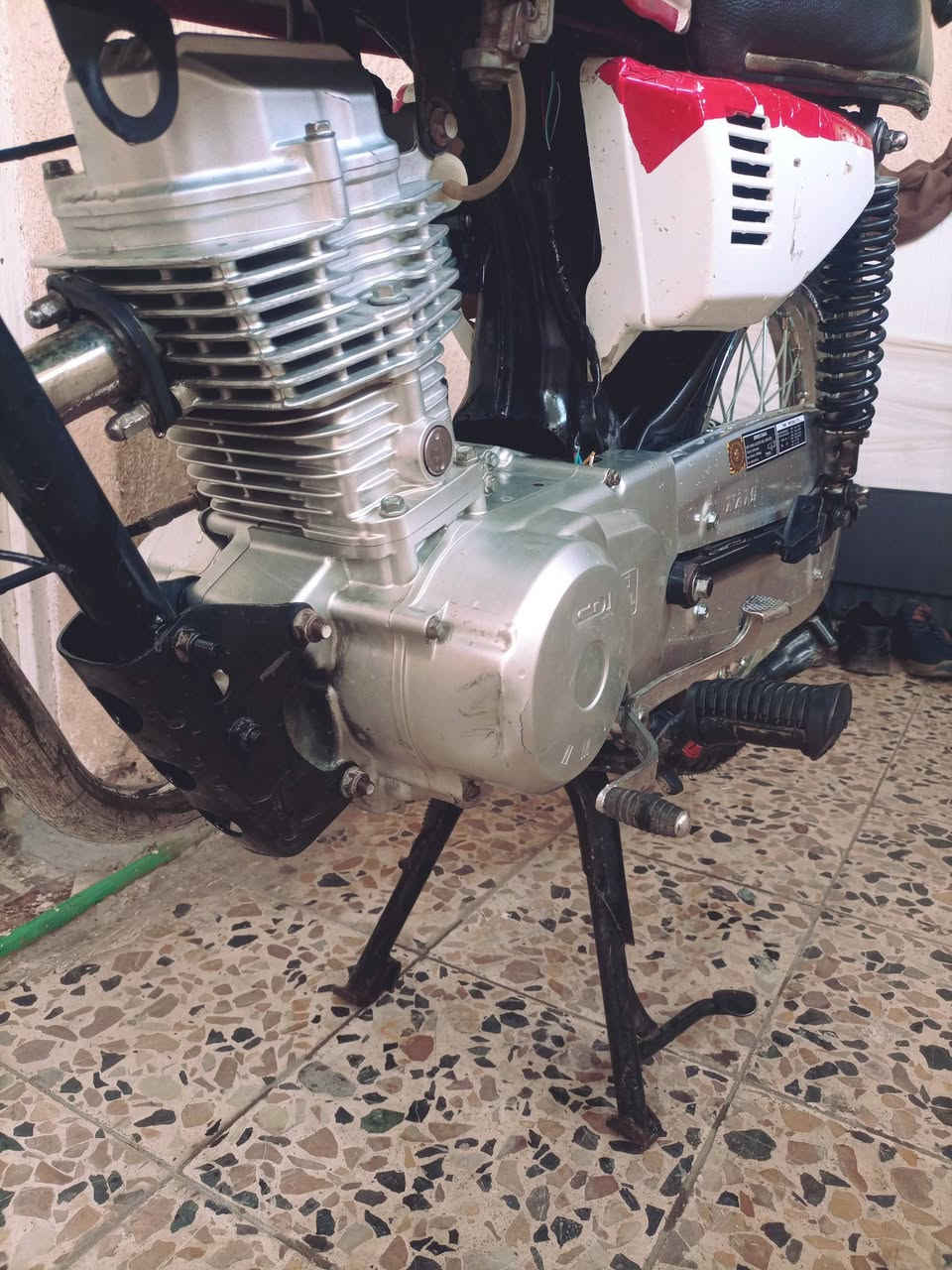 دراجه للبيع كفاله عامه الدراجه فقط تفيلس تجي وتشوف 
بدون....بدون.. دراجه نشطه *********** فقط هاي الطكه بل قبق مال ماكنيت ما مأثره ابد
