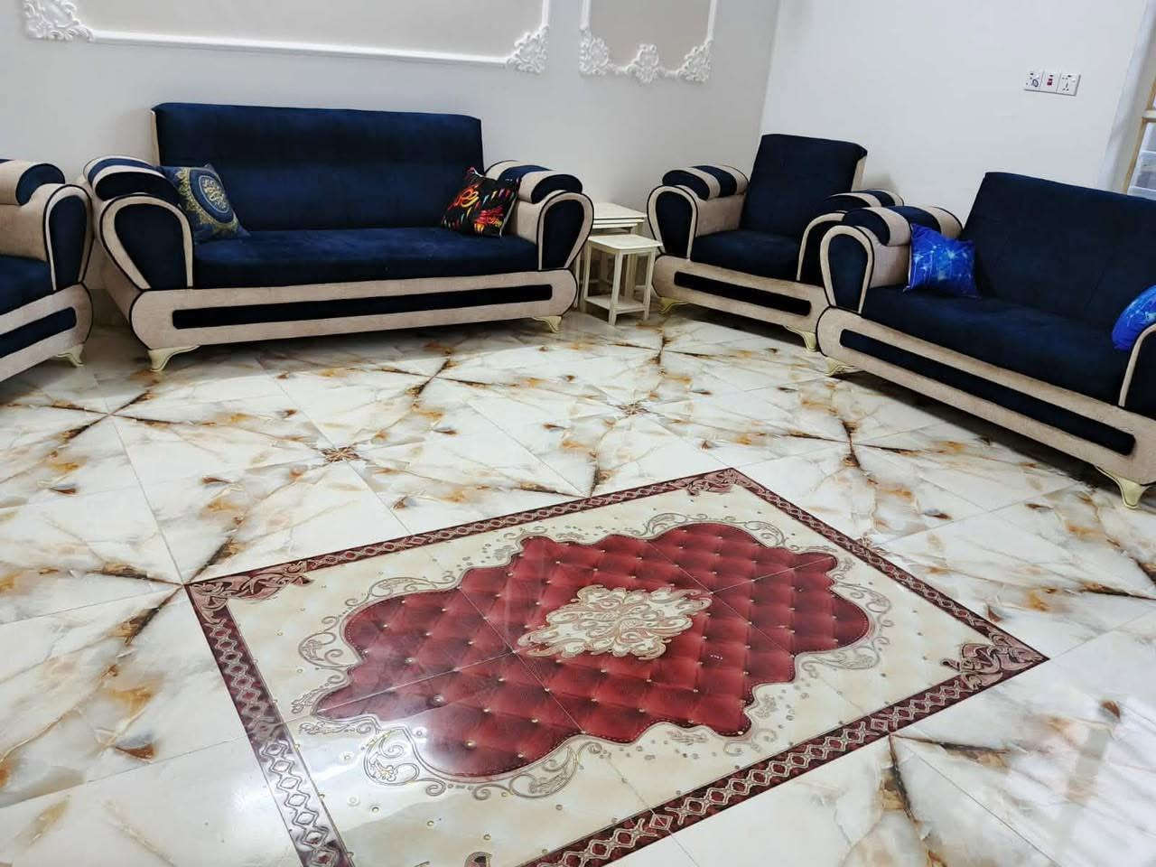 سلام عليكم  تخم مرتب نوعيه فاخره  ونظيف مال ديوان  سعره 375سعره مناسب كلششش حلو  الاستفسار ع رقم ***********وتدلل
