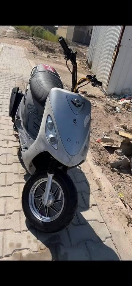 سلام عليكم دراجه ماكس قجمه اللبيع توه معمره كلشي جديد كله جديد الدراجه حلوه بس عوزهه والفات فقط ***********واتساب
