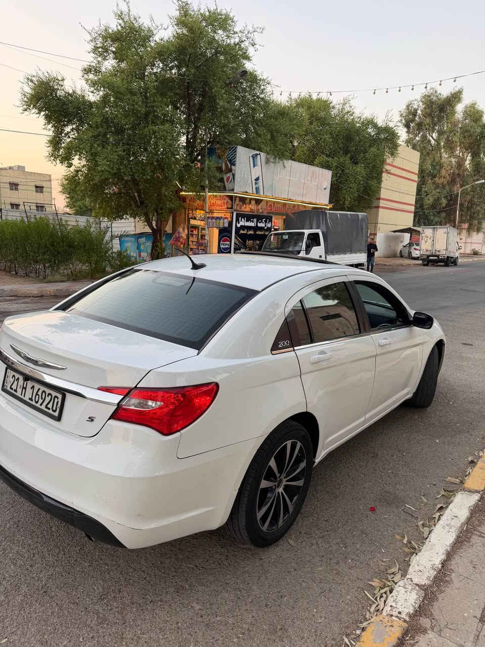 السلام عليكم
للبيع سي 200 موديل 12 فول فول وحد على وحد السياره حلوه وجاهزه كير ومكينه جدد حادثها باب اثنين بدون دواخل  مكينه حجم 6 سلندر سياره جديد بسمي بي تفتر بنزين ⛽️ السعر75 وبيها مجال المكان كركوك وسطي *********** كركوك, العراق
