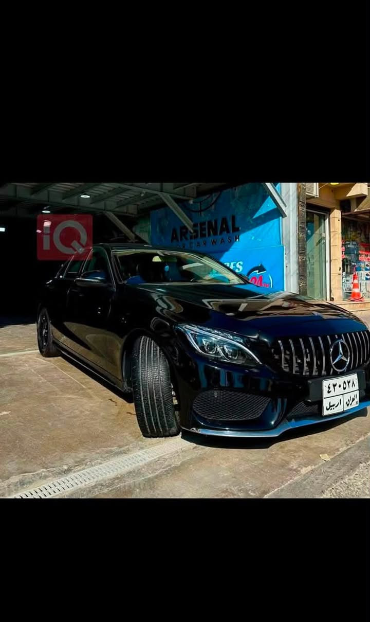مارسيدس C300
موديل 2017 
محرك 2000 تيربو V4
ماشيه 87 ميل
لون اسود 
داخل احمر 
مري كهرباء 
كشنات كهرباء 
ليد زينون 
بك لايت ليد 
نظام تحديد سرعة 
مواصفات C300 معروفه 
حادثها  جاملغ وخشم البنيد مرجع بارد  
ايرباك راجع
حادث هنا 
جاملغ خلفي بيه صبغ وتعديل بارد 
سياره كامله مابيهة اي نقص شرط الفحص 
السعر 195$ وبيها مجال 
 
مكان السيارة بغداد المنصور 
***********
