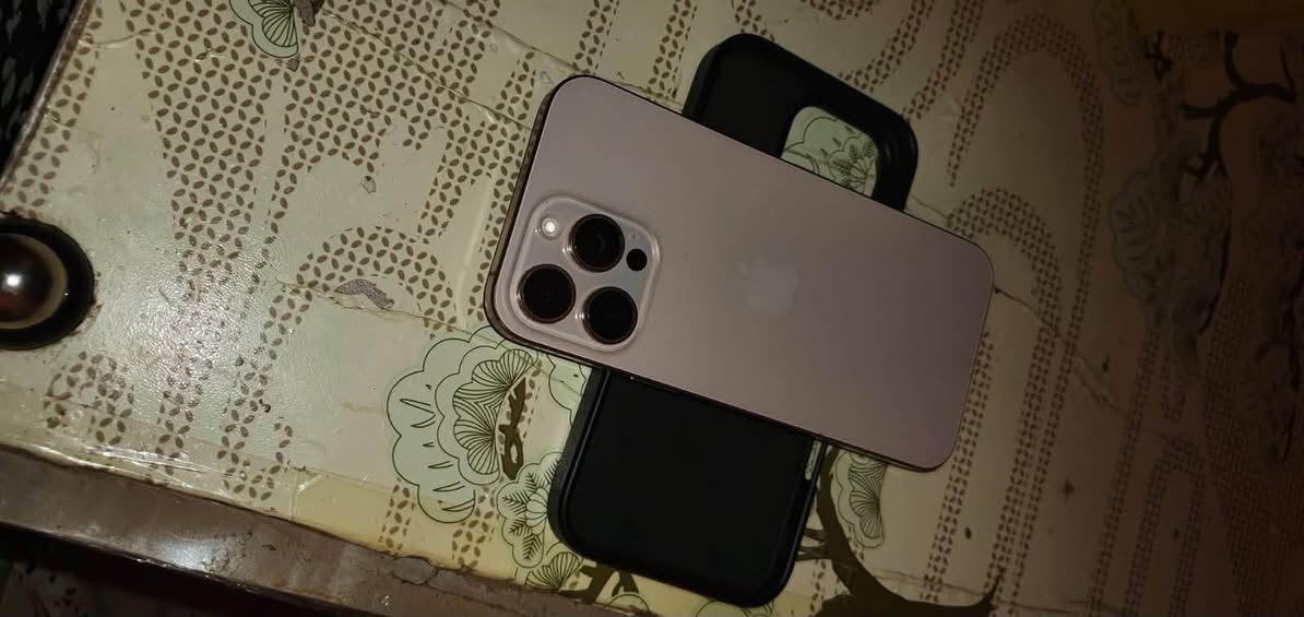 ‏ iPhone 16 للبيع بطارية واضحة يمكم ‏ياباني نظافة 100% مكان نجف ￼ غرابة كاملة كرتونة سعر 1325￼￼ $***********
