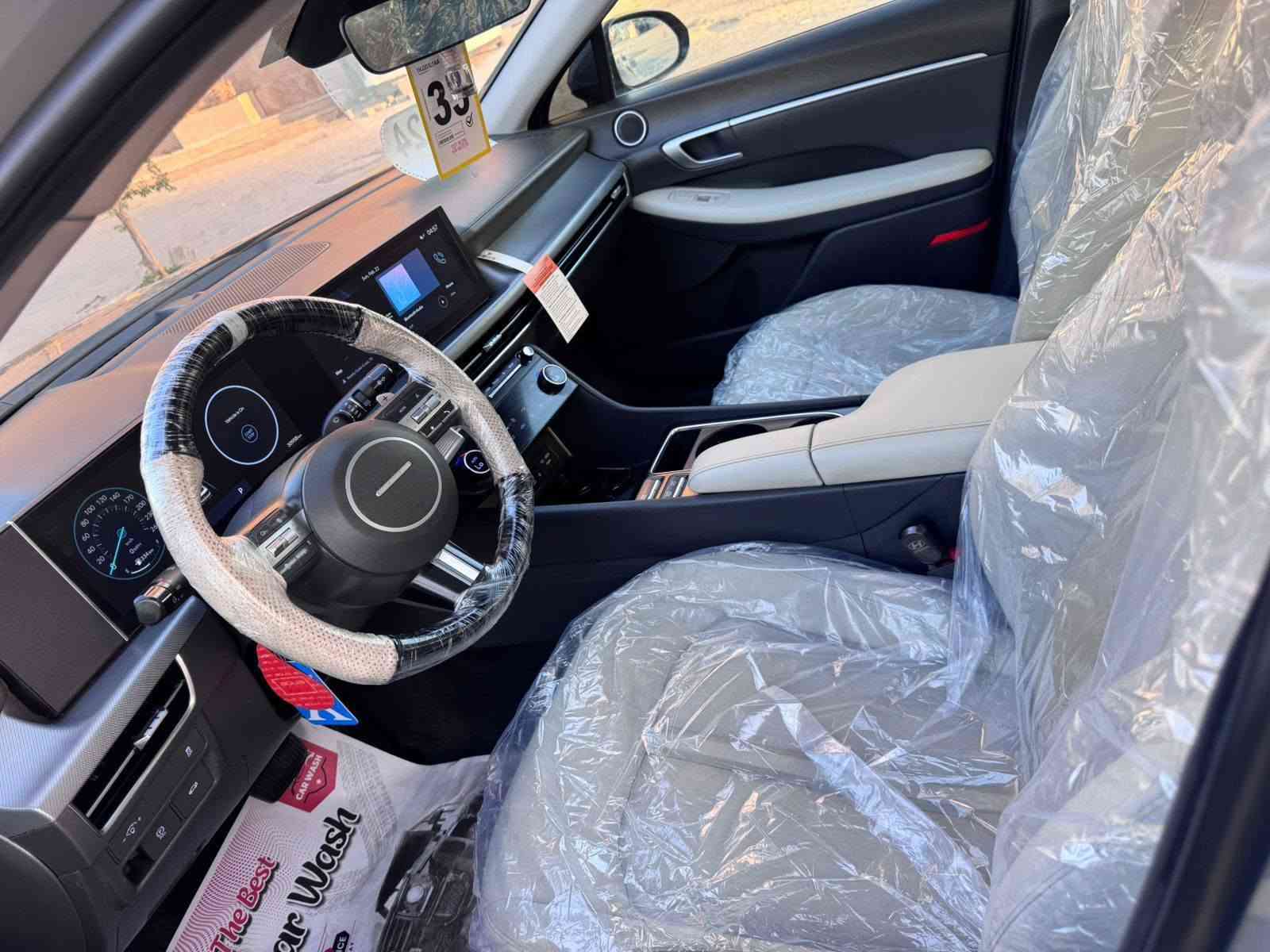 سلام عليكم سوناتا مديل 24 سياره حره تحويل ثاني يوم وارد امريكي فول مواصفات المتدد ماشيه 40الف سعر 188 وبيه مجال الاتصال ***********
