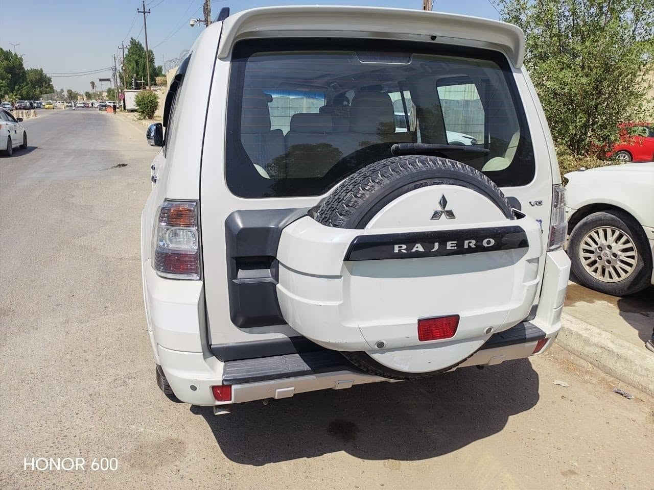 مكلف بالنشر باجيرو ٢٠١٤ حبتور فول مكفوله كير مكينه حداديه تخم تاير كله جديده رقم بابل باسم صاحبه سنويه ماصاقطه مواصفاته معروفه العنوان حله البكري للاستفسار عن السعر والتفاصيل رقم صاحب السياره ***********

نص مكتوب في الصور:
- HONOR 600