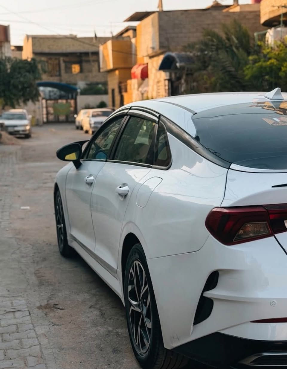 سياره k5 2023امريكي المسافه
المقطوعه 87كم اربيل رقم 2026
سنويه سنه 2031 تنتهي ضربه
مدكر خلفي خلف السايق مصلح
ابيض صدفي 4 مقاعد جلد بلادي 
السعر 165ورقه قفل
***********
