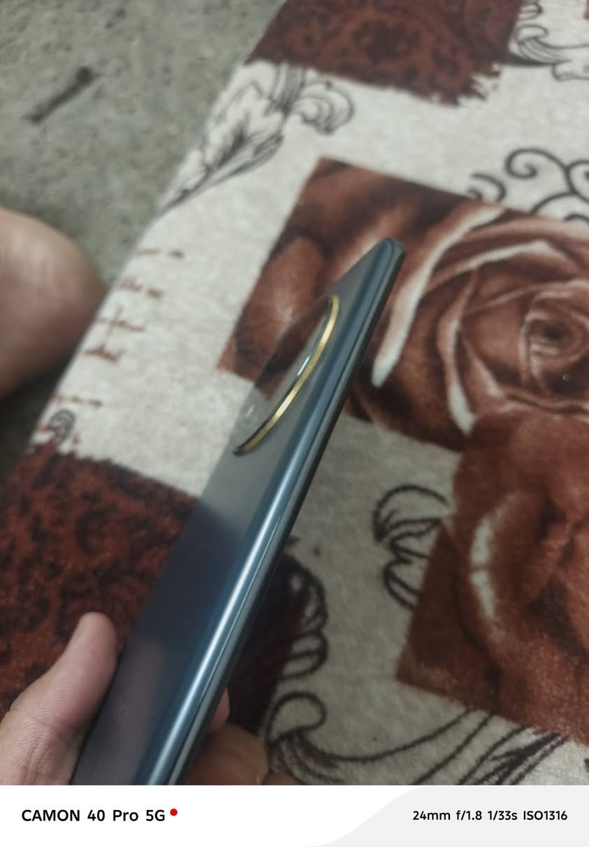 سلام عليكم عندي هنر 9cللبيع  ذاكره256رام، 12+12.جهاز نضيف شرط  كرتونته وياا وكفر فقط مكان موصل ايسر حي الكرامه سعر350بي مجال غليل ***********تواصل رقم جهاز انطيك هو شرط مكفول من كلشي نضافه فولل
