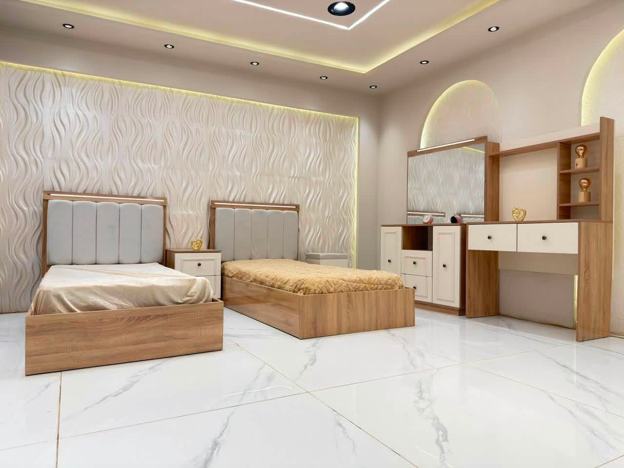 موديل همسة الجديد شبابي 

🛏 7 قطع كاملة
✅ قياس الكنتور 240سم
✅ ارتفاع 210 
✅ ابواب هايدروليك 
✅أناره بل سرير  
✅إناره بل ميز تواليت 

💸💸السعر 930 الف
النقل والتركيب مجاني 🚛🚛
للحجز والاستفسار : ***********

