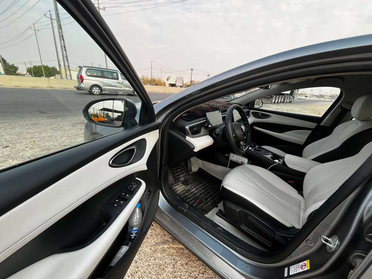 سلام عليكم
BYD 

سيل 5 

موديل 2025

للبيع 

سياره جديده 

بيه حالوبات بس كدام عينك ما تنشاف 

ماشيه 38 الف كيلو متر 

مرقم بغداد مداور ثاني يوم 

جاهزه السياره
سعره ١١٨ بيه مجال بصيط 

مكان ديوانيه 

ستفسار اكثر ***********
