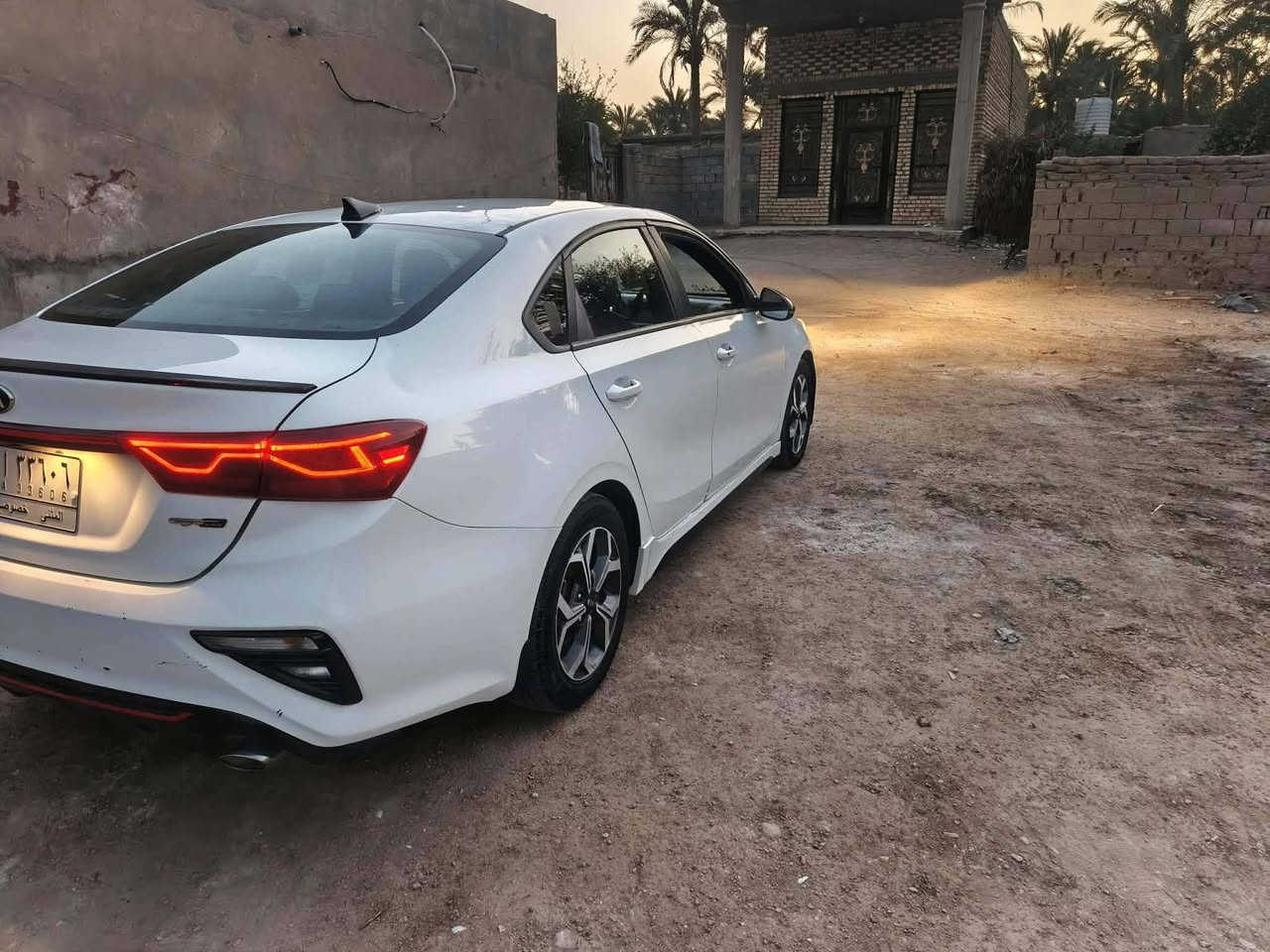 للبيع او المراوس 
كيا فورتي موديل 20 معوقين فول مواصفات جي لاين رقم مثنى سونار مرفق بالمنشور مكان السماوة السيارة جاهزة 
السعر 107
للاستفسار ***********
