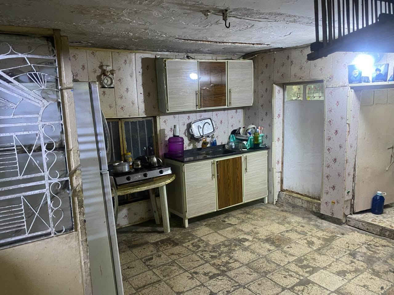 بيت قديم اللبيع  مدينة صدر  قطاع ٣٣ قطاع قرب نادي الولاء  للتواصل
***********
