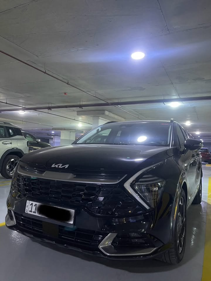 🚘 Kia Sportage SX Prestige 2024 🇺🇸
السيارة رقم بغداد (شهداء وكالة عامة بالسيارة اسويلك )
بدون ايرباك بدون دواخل 
✨ أعلى فئة — SX Prestige
🔹 موديل: 2024
🔹 محرك: 2.5L GDI 4 سلندر
🔹 القوة: 187 حصان
🔹 قير: أوتوماتيك 8 سرعات
🔹 دفع: AWD
🔹 جنوط 19 إنچ
🔹 فتحة سقف بانوراما
🔹 شاشات 12.3 إنچ
‏🔹 Apple CarPlay & Android Auto
🔹 مقاعد جلد
🔹 تبريد وتدفئة المقاعد الأمامية
🔹 دركسون مدفأ
🔹 مقعد سائق كهربائي + ذاكرة
🔹 باب خلفي كهربائي
🔹 إضاءة LED
🔹 كاميرا خلفية + 360 درجة حساسات أمامية وخلفية
‏🔹 Blind Spot
🔹 مثبت سرعة ذكي
‏🔹 Lane Keep Assist
‏🔹 Forward Collision Avoidance
‏🔹 Highway Driving Assist
🔹 أنظمة أمان ومساعدة قيادة متكاملة

🔥الحادث جاملغ ايمن فقط بدون ايرباك بدون دواخل بيهة طخة براس  الشاصي اثر الحادث كلش بسيطة متنحسب بس للامانة ذاكرها 
والسونر موجود لليحب ادزلهيا 

📍 بغداد/زيونة
📞 للتواصل: ***********

