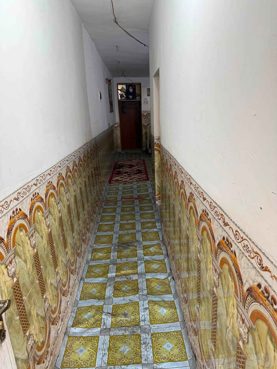 السلام عليكم 
بيت للبيع مساحة 125 متر زراعي سند 25 بغداد لبيت طابقين  يحتوي على 3غرف نوم +ستقبال + صاله +مطبخ +حمام 
حي السفير  قرب سكلة  ابو محمود تصال على الرقم ب واتساب***********
