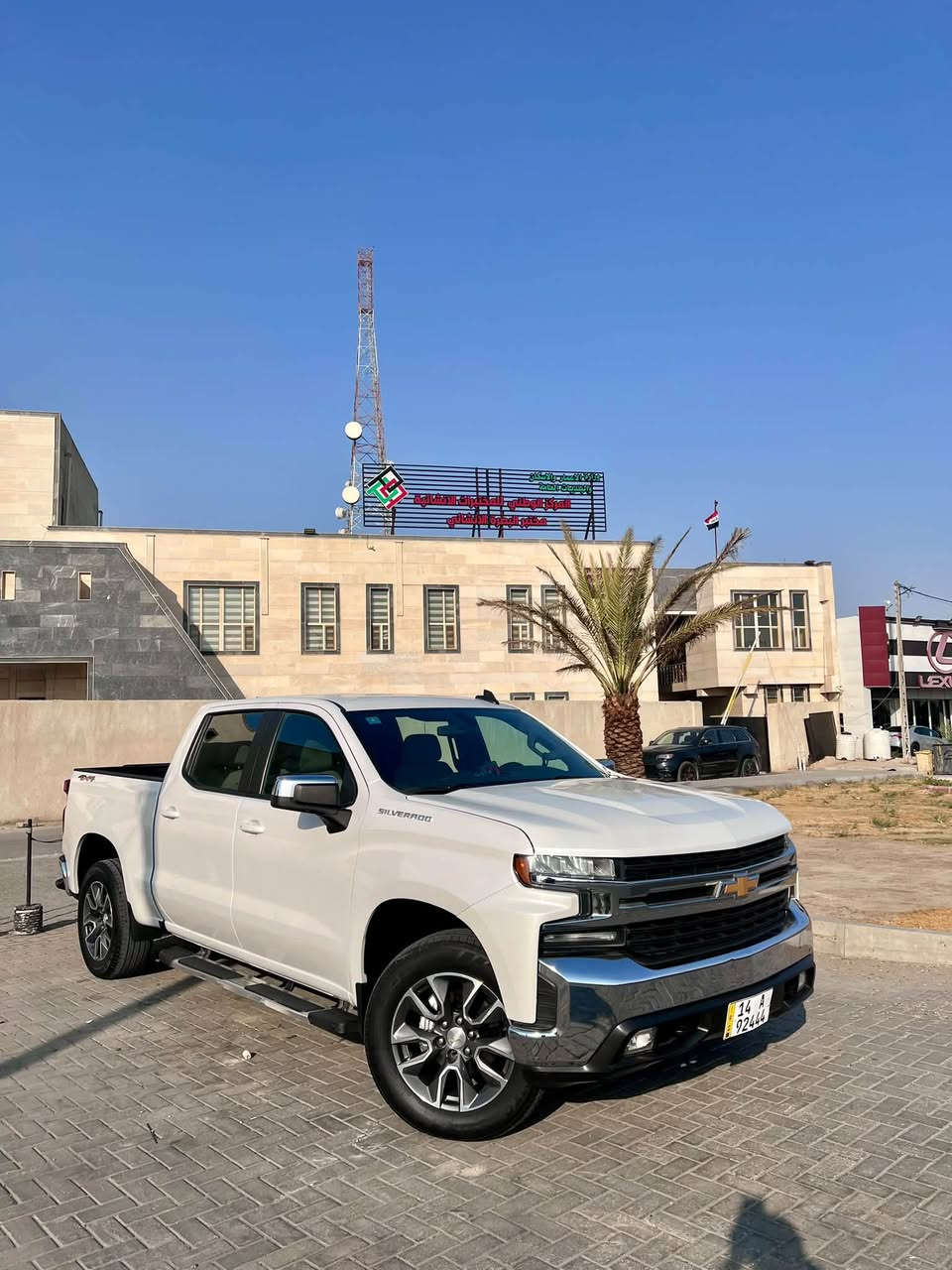 سلام عليكم  سلفرادو@ مديل 2022 امريكي بيه جاملغ و البنيد سياره فول مواصفات ما عده الفتحه LT  تخم تايرات سياره ماشيه55الف تفاصيل ‭***********‬
