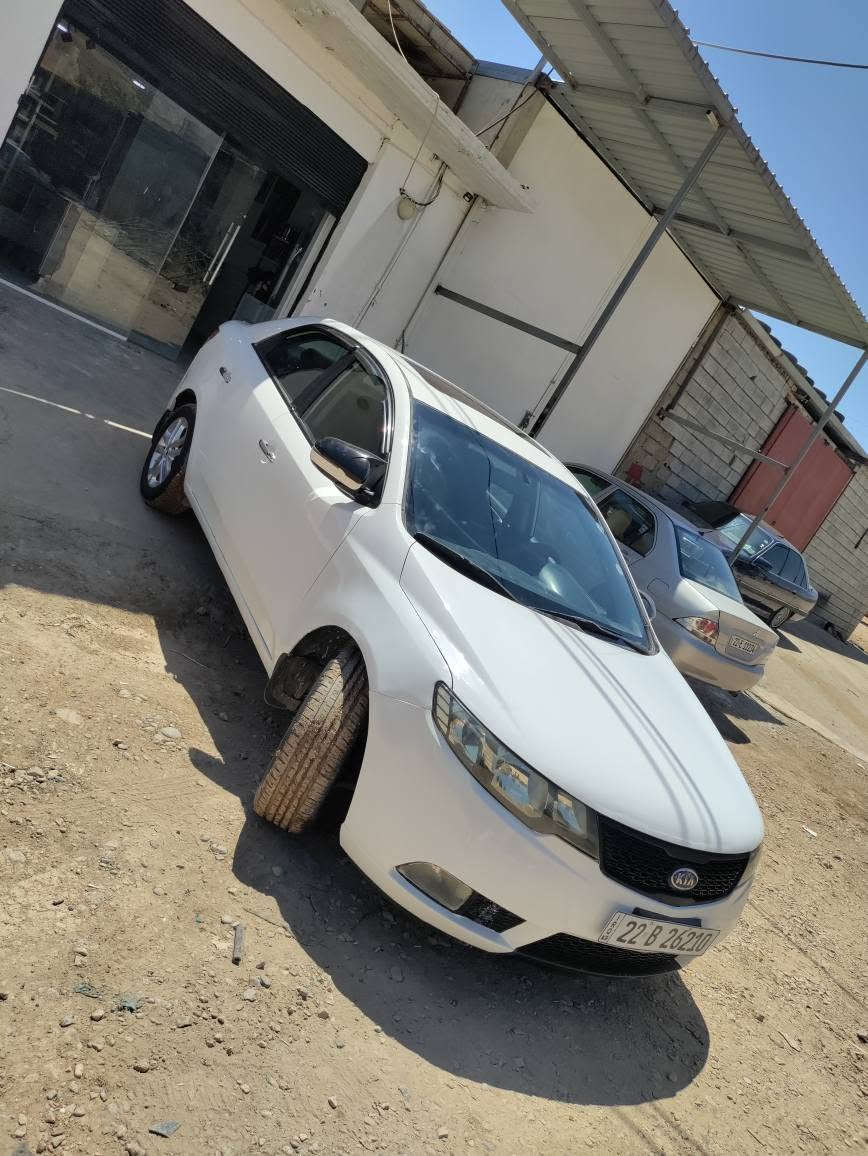 Kia cerato 2011
شتی جوان دەکشن گەورە ٣ گێرە
دەعمی قورسی نیە پشتو پێشی کەپسە
تەقەو رەقەی بە شەرت سلایتە تەبرید لەگەل سویج 
تەحویل وەکالە بە شەرت هەزەو رەقەمی نویە تاخم تایەی نوێیە بە زانیاری زیاتر تەلەفۆن بکە
*********** كويسينجاك, أربيل
