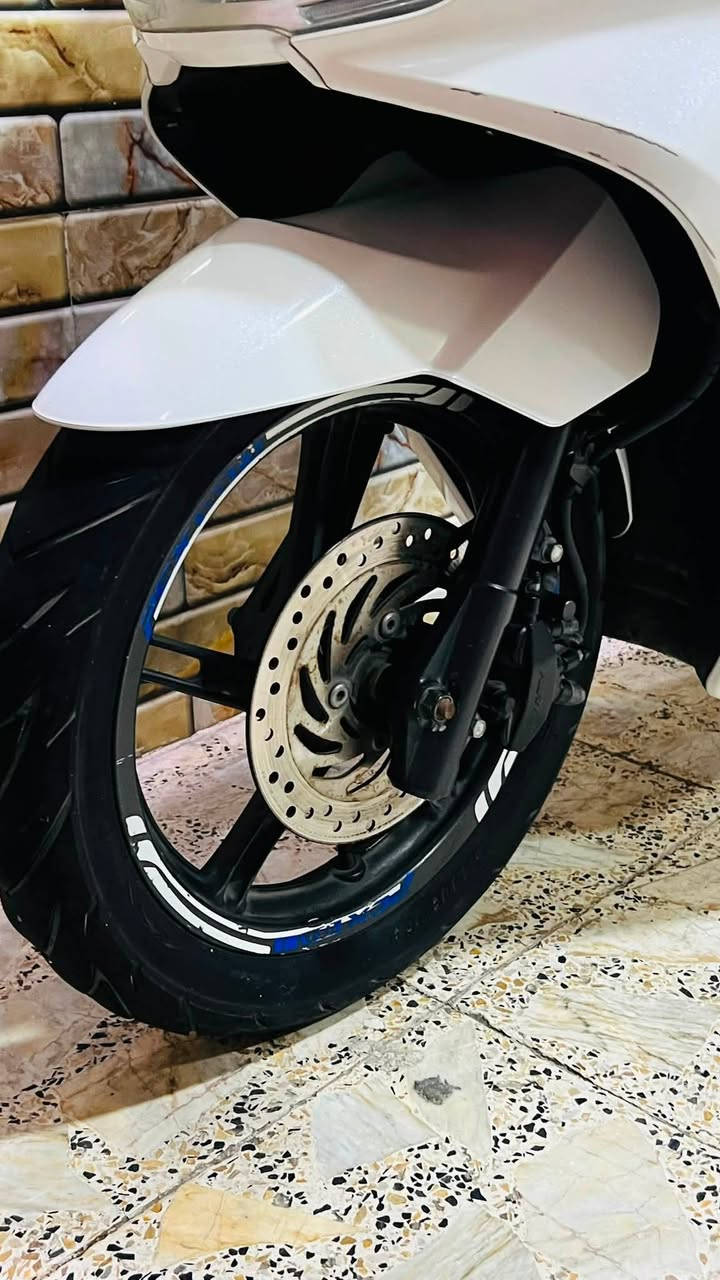 سلام عليكم PCX الجيل الثاني
مكينة 150

نضيفة برغي ما مفتوح بيها -نسختين من السويج ماشية ٧٢ الف 

📍الموقع بغداد الشعب

 للستفسار على الرقم *********** اهلاً وسهلاً بيكم وما نقصر وياكم انشالله

