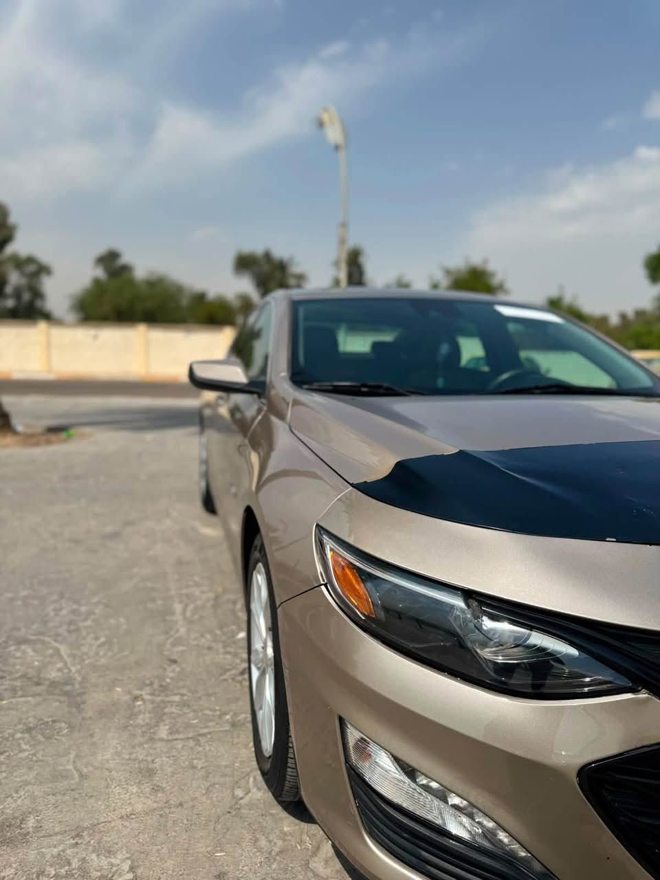 🫡السلام عليكم للبيع. 

🚗شوفر ليت ماليبو lt  
موديل  2024  
🚶ماشية فقط 31 km 
مكينه 1500 تيربو 

🔥حادثها خفيف كما موضح بلصوره البريد مصلح نفسه بيها ايرباك السياره رجع سستم  صور الحادث والسونار بالمنشور 

🔥فول مواصفات 
🔥ابواب بصمة 
🔥داته شو للتصادم مع منبه 
🔥تدفئة كشنات 💺
🔥شاشة كبيرة  🖥️+ كامرة 
🔥كرسي كهربائي 
🔥رادار امامي 
🔥سياقة داتية وتحديد مسار 
🔥تشغيل عن بعد 
🔥حساسات خلفية  
🔥داخل اسود.
🔥وباقي المواصفات المعروفه 🔥
📍المكان _بغداد _الكرخ 
الاتصال ☎️📞هـ***********
