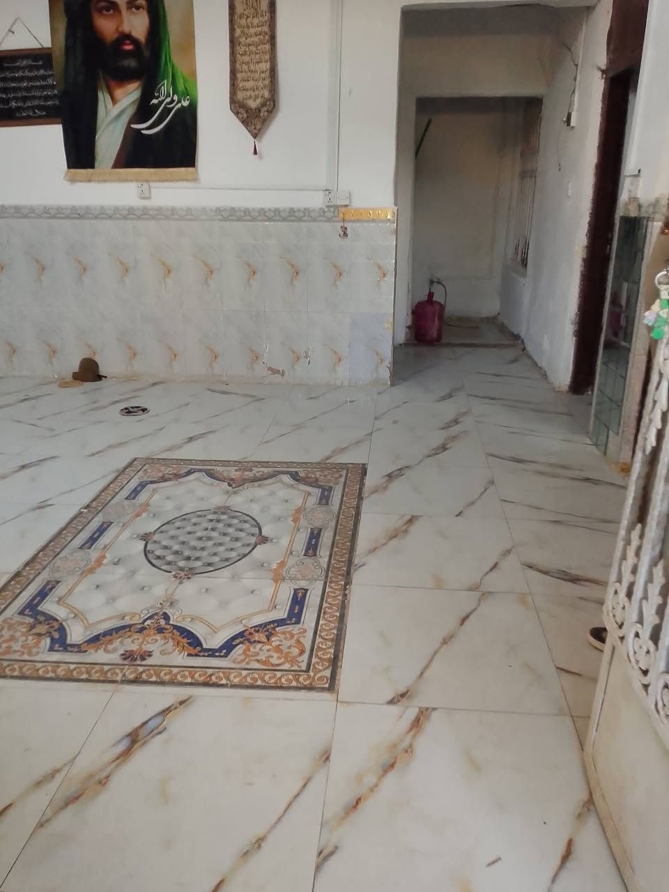 دار للبيع –📍 الموقع: الديوانية  – في حي الوحدة قرب جامع 

🏠الزهراءعليها السلام على الشارع

🌿مطلوب مبادره 58💸💸

🌿تسديد الشهري 305💸 (ملاحظه تغيير كفيل مباشر)

📐 المساحة: 100م مربع 10 × 10 

📄 الطابو: صرف

🔹 تفاصيل الدار:
✅ طابقين – بناءحديث عكاده
✅ الكهرباء 
✅ استقبال
✅ وصاله
✅ ومطبخ 
✅وغرفة 
✅نوم
✅ الطابق الثاني 
✅غرفتين نوم 
✅وصاله
✅ 3 مجمعات صحية
✅ سنة البناء: 2023
~~~~~~~~~~~~~
#متابعة_الصفحة
#نستقبل_جميع_عروضكم
———————————————————
🔺#للاستفسار الاتصال ع الارقام
‪***********‬‏📲 

  او مراسله واتساب +964 770 986 0830 📲  
—————————————————————
او زيارة مكتبنا من الساعة 3 الظهر الى 8 مساء 
🔺العنوان:- مكتب بلجيبه 
🔺حي سايدين جامع الرضا بلجيبه يم مدرسه الفجر
