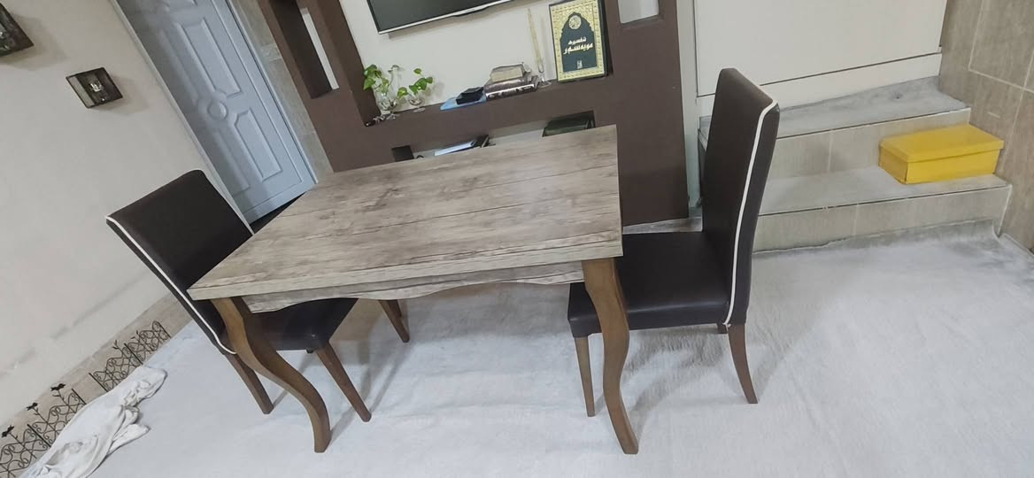 حرف L ، تاخم دیوان ، میز طعام للبيع
اربيل فرمانبران (***********)
