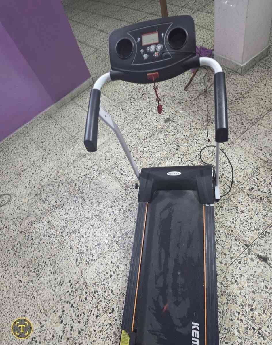 السلام عليكم جهاز جري نظيف شغال مع جهاز اوربتراك شغال  سعرهن ثنينهن قفل ٢٠٠ الف  العنوان الكاظميه  ***********
