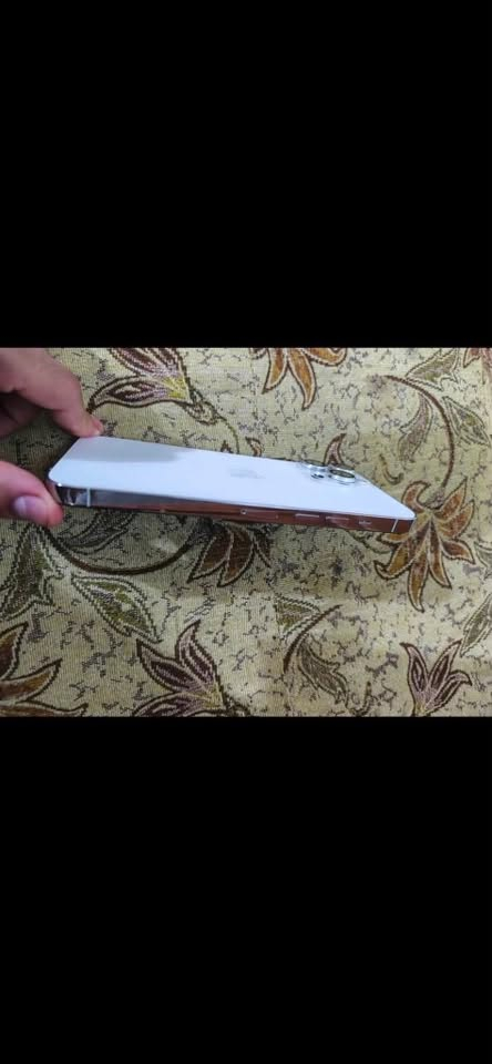 السلام عليكم 
ايفون ١٣ برو ماكس. شرق اوسط نموذج m
السعر ٦٥٠ 
ذاكره ١٢٨ خط واحد
بطاريه ٩٠
جهاز نضافه ٩٩٪؜ شرط شخط واحد اذا بي تاخذه بالسعر اليرضيك جهاز كلش نضيف 
الجهاز وتر شرط شرط كلشي ممبدل بي ولاداخل تصليح وشرط اتفحصه اذا طلع بي شي اني ادفع فلوس الفحص

ملحقاته 
شاحنه اصليه ماخذها ب ٣٠ ستوني
ولزكه شاشه وحافظه جدد 
مكاني النجف الكوفه
رقم الهاتف 
***********
غير متواجد عل فيس ومكلف بالنشر
