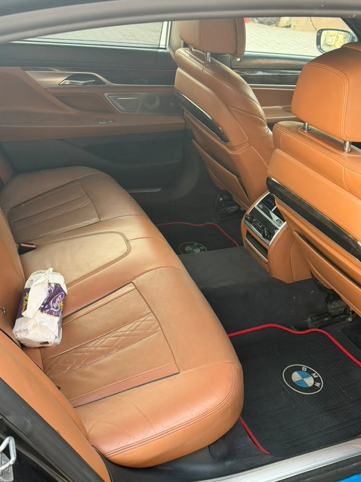 السلام عليكم BMW مديل 2017
750i سيارره جديده 
فول مواصفات 
سياره مكفوله 
الاستفسار /***********
