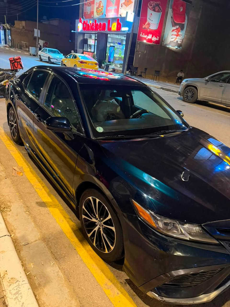 السلام عليكم 

TOYOTA CAMRY  2020 بانزين

⭕️ مواصفات ( SE ) 

مكفولة كفالة عامة ما عدا حادث امريكا
حادثها سطحي فقط ربع البنيد مليوح ومصلح نفسه 
فول مواصفات ما عدا البصمة
1- شاشة وكامرة 
2- شاشة اعطال 
3- رادار امامي 
4- فتحة سقف (سلايت روف )
5- تحكم ستيرن اربع جهات 
6- كشنات جلد 
7- كشن تحكم كهربائي
8- مري تحكم كهربائي 
9- شفتات كير بالستيرن 
10- فور دسك
11- مكينة وكير وحدادية وتبريد كفالة 
12- تخم تاير جديد صارلهن شهرين 
13- باتري جديد 
14- تخم دسكات جدد
وبعد هواي اكو مواصفات 

رقم سليمانية بأسمي العام مجدد السنوية بشهر الخامس 

⭕️ مكان السيارة كربلاء المقدسة 

📍( السعر 190$ وقابل للتفاوض )

⭕️ للاستفسار :- ‭***********

