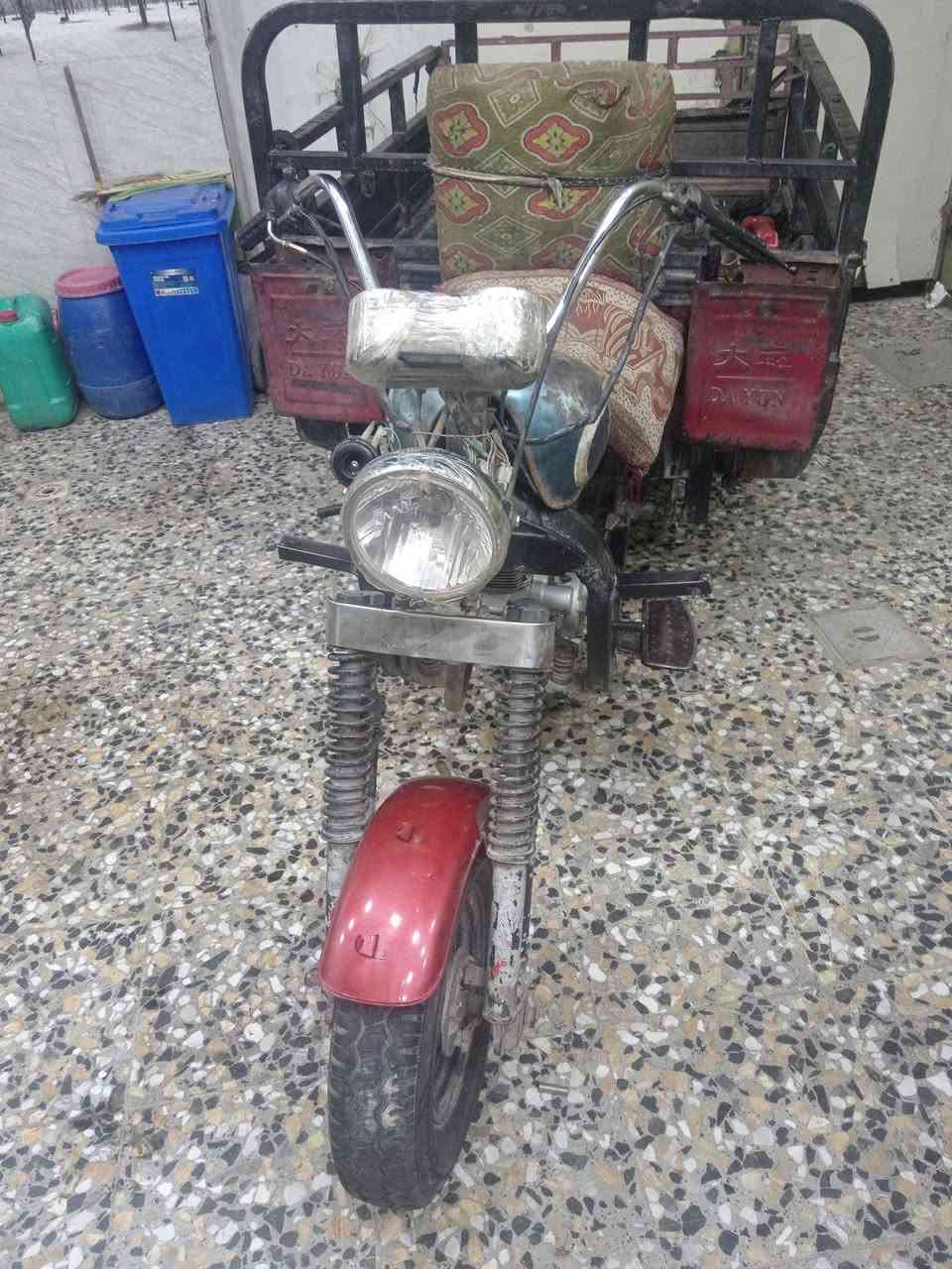 من مرخصت صاحب الكروب يابة سلام عليكم ستوتة داي وان للبيع ستوتة لا هية جديدة ولا هية تعبانة مال عيشة ورزقهة وياهة صار عدي ضرف وريد ابيعهة موديل 2012 سعرهة 550 وبيهة مجال مكان جسر ديالى الرقم ***********
