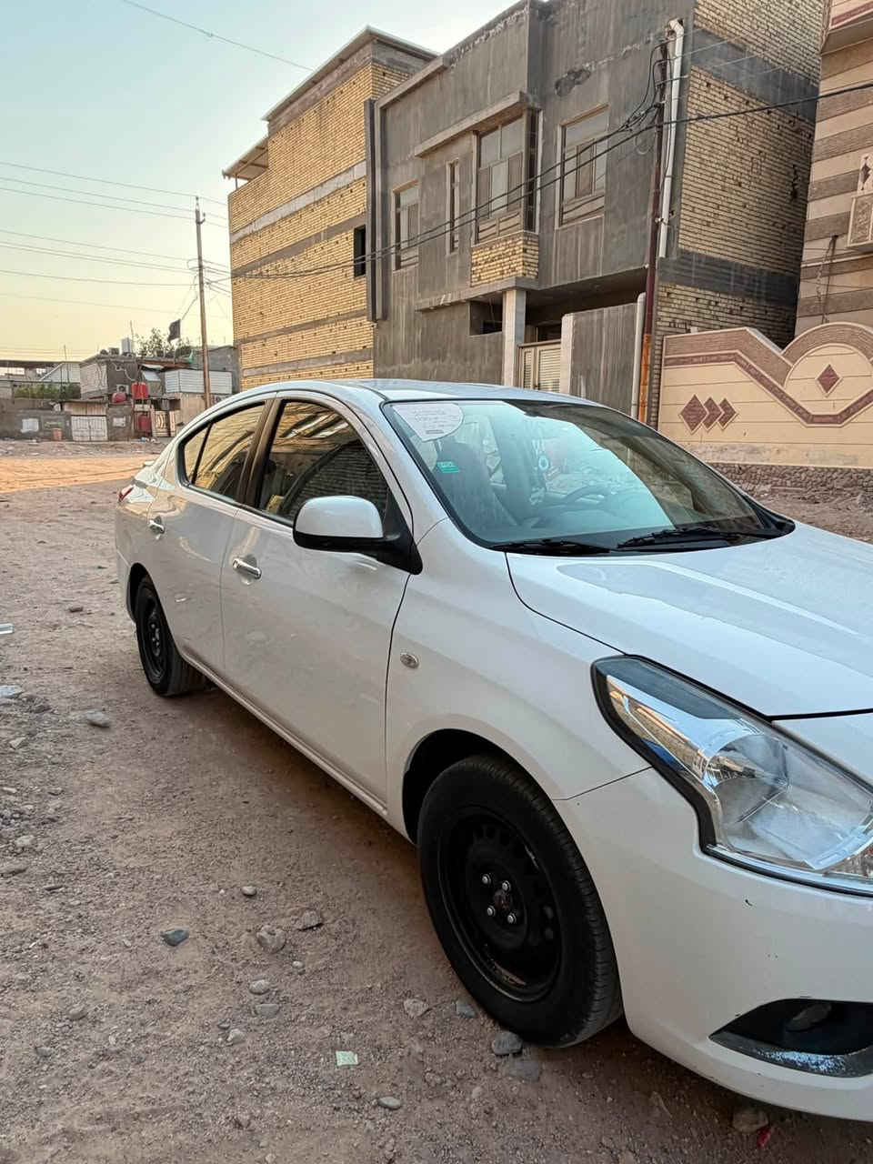 نيسان سني مديل 24 ام العطر شركة السور
سيارة كفالة فقط جاملغ خلفي بي ضربة مسحوب حار
بدون ملاحضات سياره ماشية 50 سعر 110عنوان البصرة 
***********
