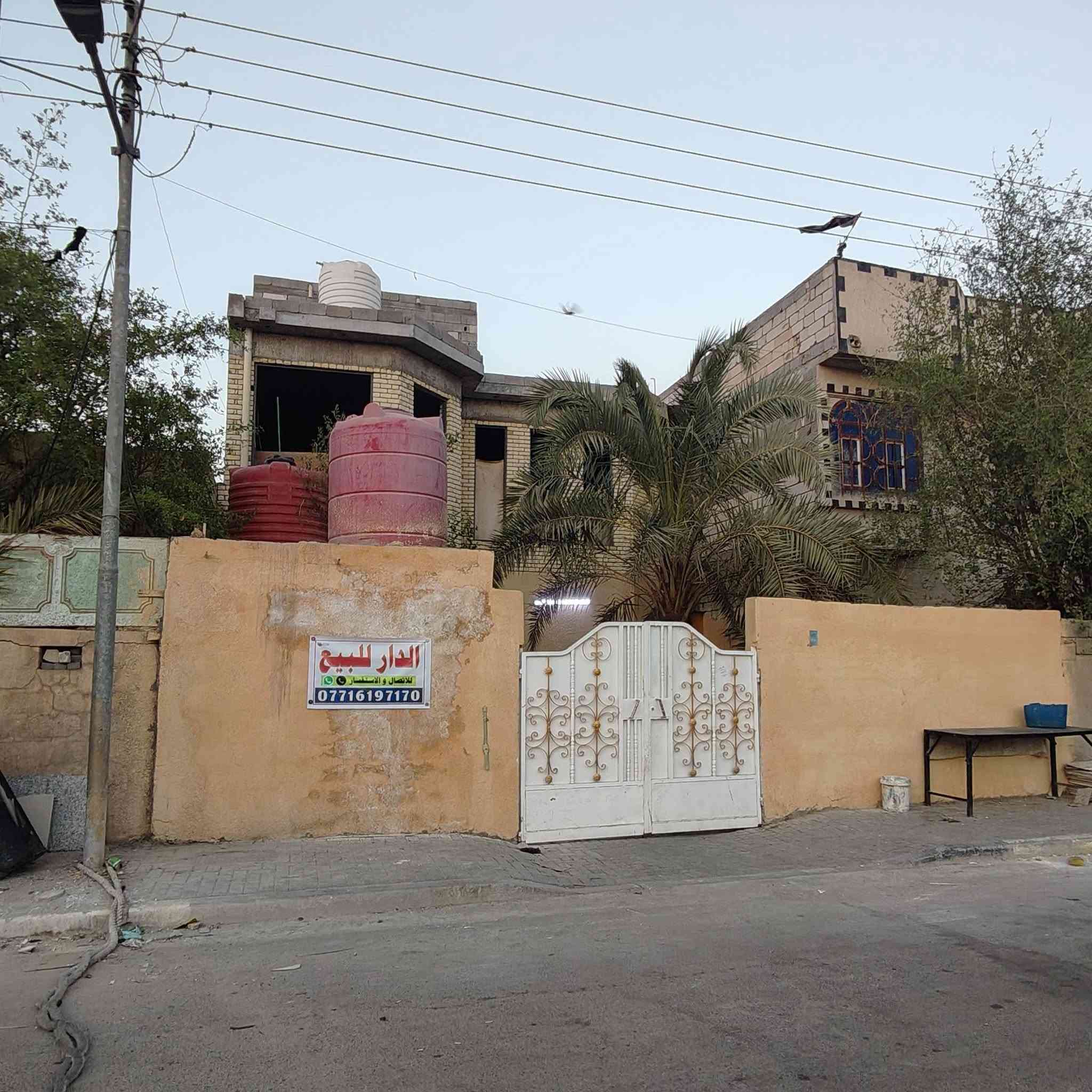 بيت للبيع طابقين الطابق الثاني هيكل
دور الشرطة 74 على الخدمات قرب محطة الكهرباء 

الاستفسار الاتصال على الرقم التالي ***********
