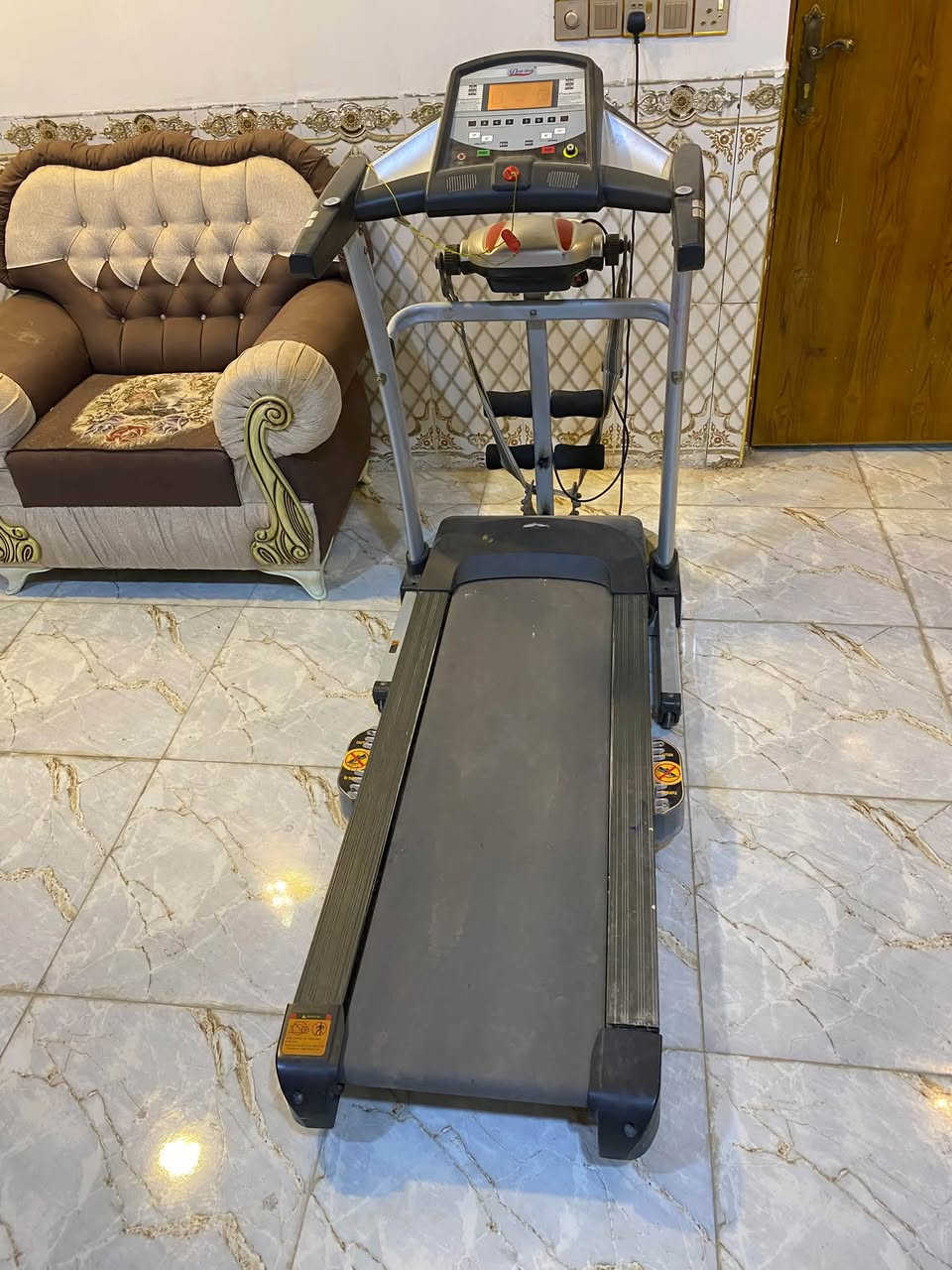 جهاز جري جبلي • نظيف • قليل الاستخدام