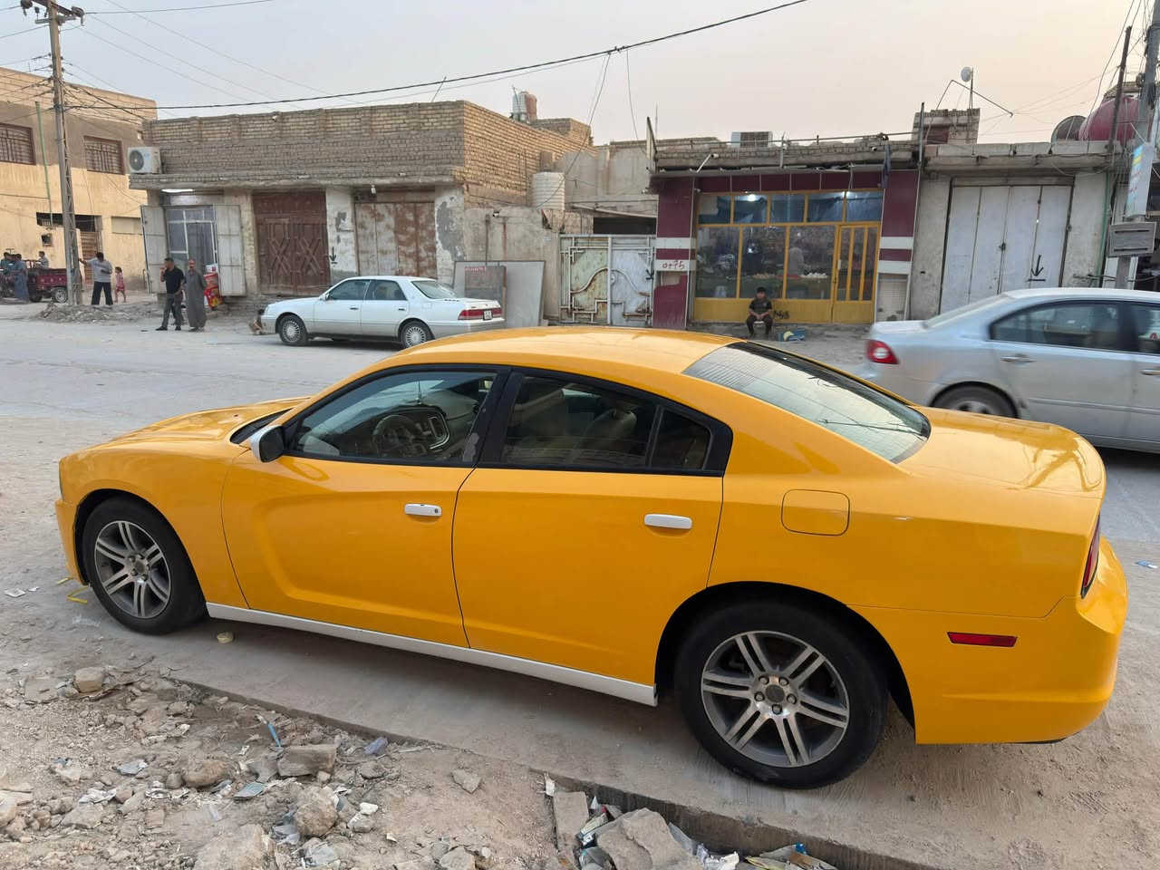 السلام عليكم 
جارجر 2013 رقم ذي قار دولي 
سنوية 2030 مداور ثاني يوم باسمي 
محرك 6 سلندر 3600 گير محرك حدادية كفاله
بدون ايرباك 
منظومة تبريد جاهزة 
منظومة زنون 
ويل خليجي 
السعر 140 
 *********** واتساب واتصال

