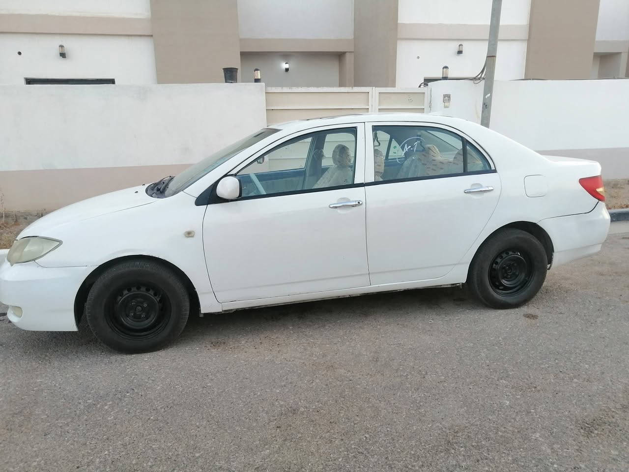 السلام عليكم byd  f3  المرغوبه للبيع سيارة جاهزه مكينه ميسيبوشي ياباني وكير اوتوماتيك مكينه وكير جدد تايرات جدد تبريد ثلج حداديه جديده مشط جديد شاشه اندرويد وحساسات شغاله السياره مابيها كل نقص موديل 2012 رقم كربلاء انكليزي بسمي مكاني كربلاء السعر 52 وبيها مجال للاتصال ( *********** )
