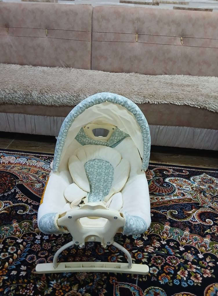 جۆلانێی خەوی مناڵ ، زۆر تازەیە ئەوروپیە ، قایشی بەستنەوەی هەیە ، ڕائەژەندرێت ،  کەپری پێوەیە زۆر عەمەلیەو ئەتوانی بۆهەموشوێنێک بیبەی لەگەڵ خۆتا ، سعریشی زۆر گونجاوە قفڵی 15 هەزارە بێ معامەلە
سلێمانی ، گەیاندن هەیە*********** السليمانية, العراق

