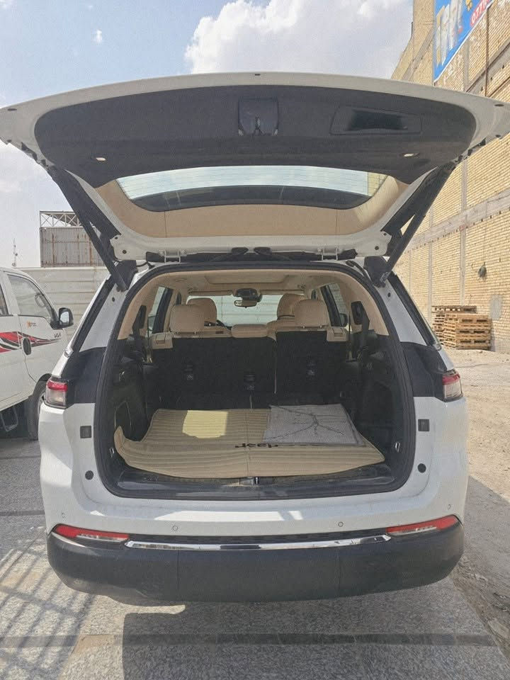 السلام عليكم
جيب 2021 خليجي فول 
لمتد 4x4
كراند شيروكي 
رقم شمالي 
بانورما 
كشنات تدفئة تبريد 
كشنات كهرباء 
كير موس
تدفئة ستيرن 
تشغيل عن بعد 
كامرة خلفية 
ردارتوقف ذاتي 
حساسات 
شفتات
بعد مواصفات الخليجي معروفة 
السعر ٣ شدادت بي مجال 
للاستفسار 
***********
