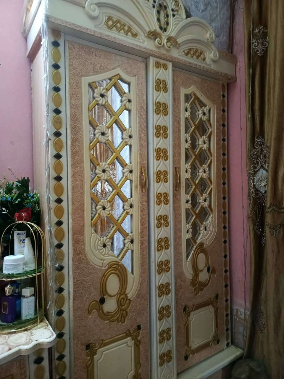 السلام عليكم  غرفه البيع
او مروس حسب القناعه
جديده ما مستخدمه هواي  ومحتاج واربد ابيع م السعر خاص
