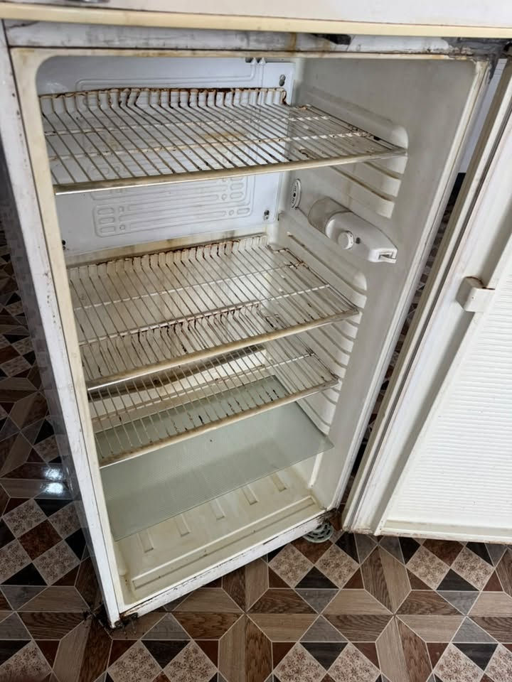ثلاجة • تشتغل • تعمل ثلج