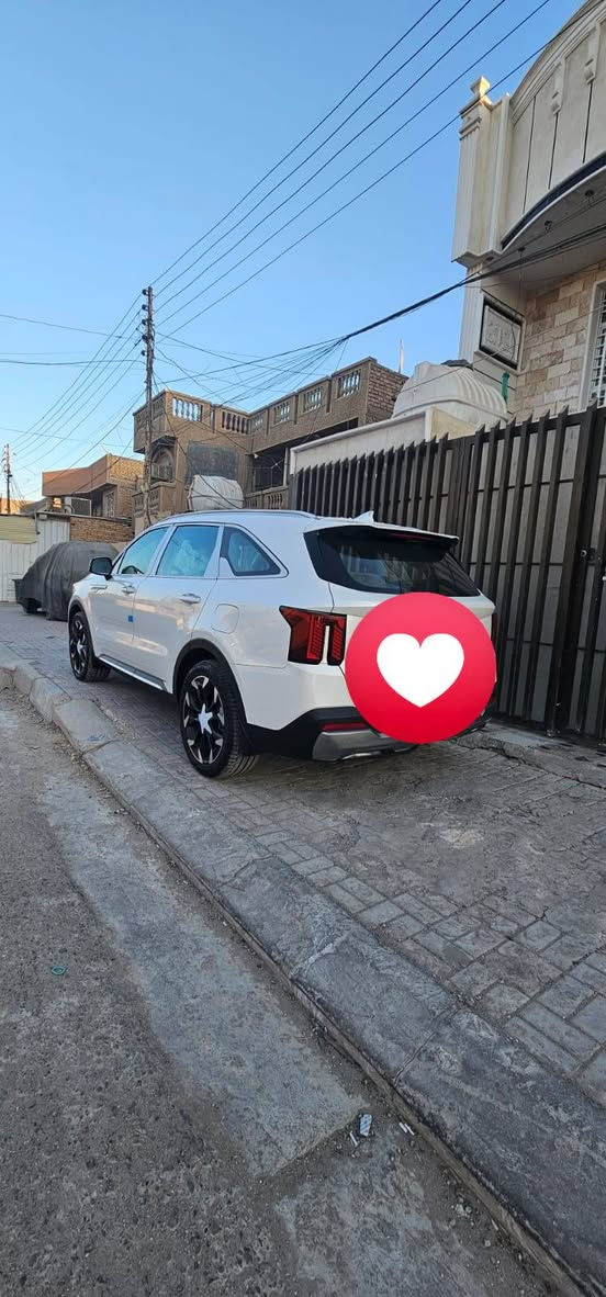 🚨البيع نقداً السعر ٢٩٠٠٠$مع المجال البسيط

🚗 كيا سورنتو  2026| KIA SORENTO
📍 مرقم بغداد | بضمان المجموعة الدولية: 5 سنوات أو 100,000 كم

📌 المواصفات:
• الموديل٢٠٢٤– عداد (٢٦ كم)
• المحرك:  / 6 سلندر
• الناقل: أوتوماتيك (ماوس)
• قمارة: حديد
• هندبريك: دكمه
• تشغيل: بصمة + تشغيل عن بُعد + خاصية الترحيب
• عداد سرعة: ديجيتال متصل
• شاشة GPS + داتا شو
• مقاعد كهربائية (2)
• 7 راكب / 3 قطع تبريد
• بردات خلفية
• شحن وايرلس
• لايت + بك لايت LED
• حساسات عدد (8)
• صندوق كهرباء 
• ويل كب حجم 20
خليجي الوكاله الدوليه ضمان ٥ سنوات

📍 العنوان: بغداد – الشعب  –
رقم الهاتف
***********
