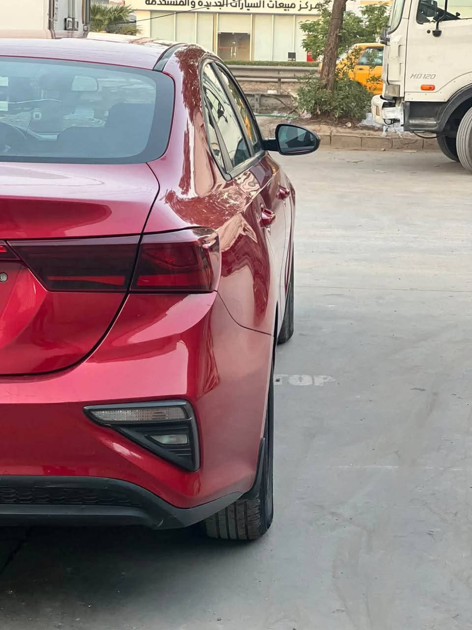 السلام عليكم
للبيع سيراتو 2019خليجي لون مميز رقم بغداد
محرك 1600دوش شرط مامفتوح
كير AT المرغوب شرط مامفتوح
تحكمات ستيرن
شاشه كامره خلفيه
داخل مخمل اسود
 السياره عليه ادامه كامله 
بيه بنيد مبدل شركه 100/100
وبيه بارد بل الباب وره السايق بسيط كلش مامبين 
السياره جديده وبدون اي نقص ان شاء الله
قطرة صبغ ماكو ابد
السعر 130$وبيه مجال مكان السياره السماوه 
رقمي ***********
