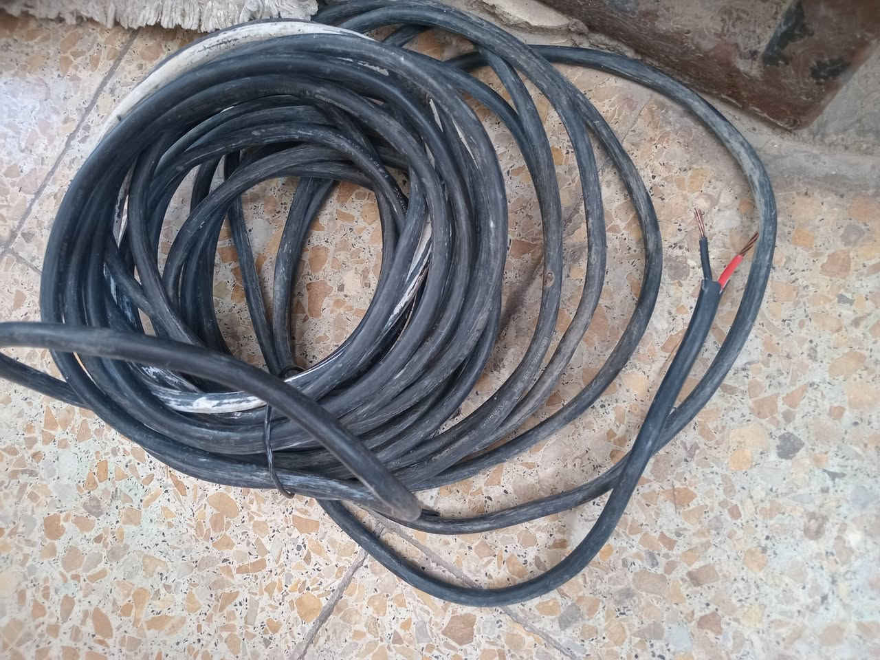 كيبل للبيع سعودي الاصلي  2×6طول 18متر بغداد  ***********
