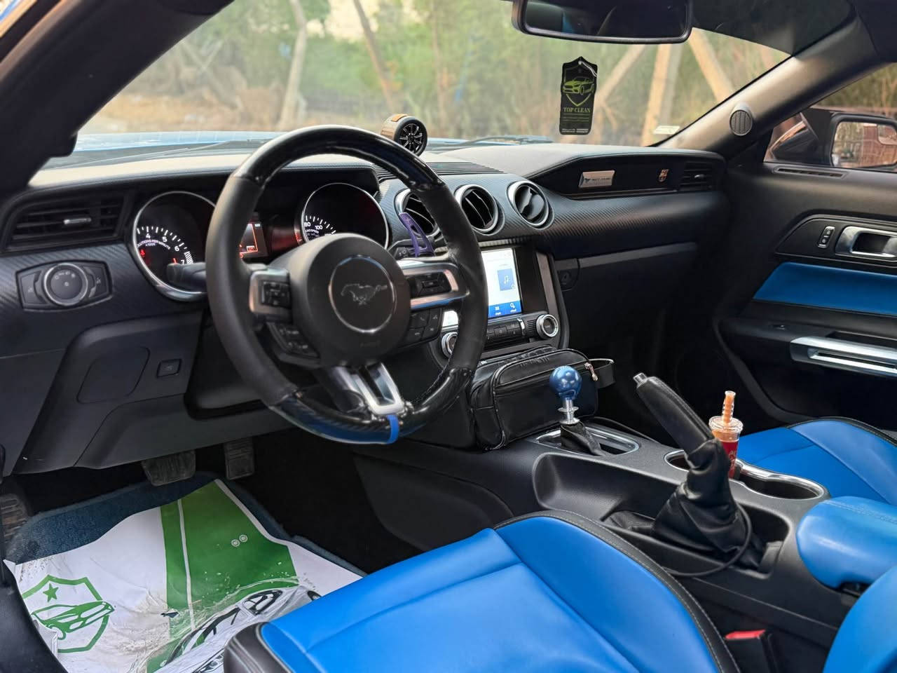 Ford Mustang EcoBoost 2019
بلاك ادشن قمار اسود بلادي 
ماشية 150 كيلو 
حادثها ربع بنيد وجاملغ كلير امريكا 
بدون دواخل بدون ايرباك 
كافله عامة مكينه كسير صدر تبريد مكفوله من كلشي عدا الحادث 
السعر 155 
للبيع او مراوس بجارجر rt
*********** بغداد, العراق

