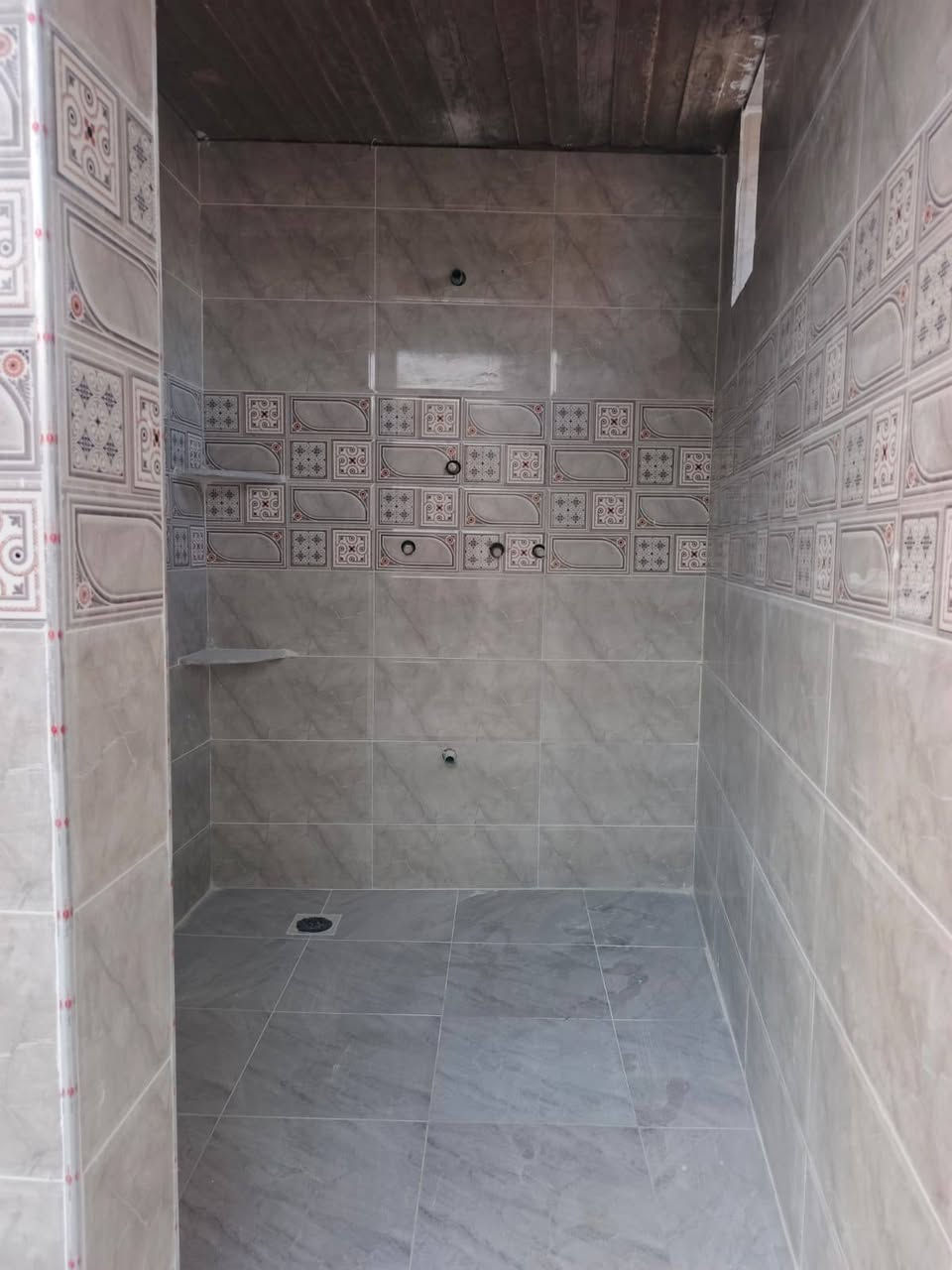 اعمال سيراميك شغل درجة اولى بشرط
متفرق للعمل حاليا 
للاستفسار ***********
