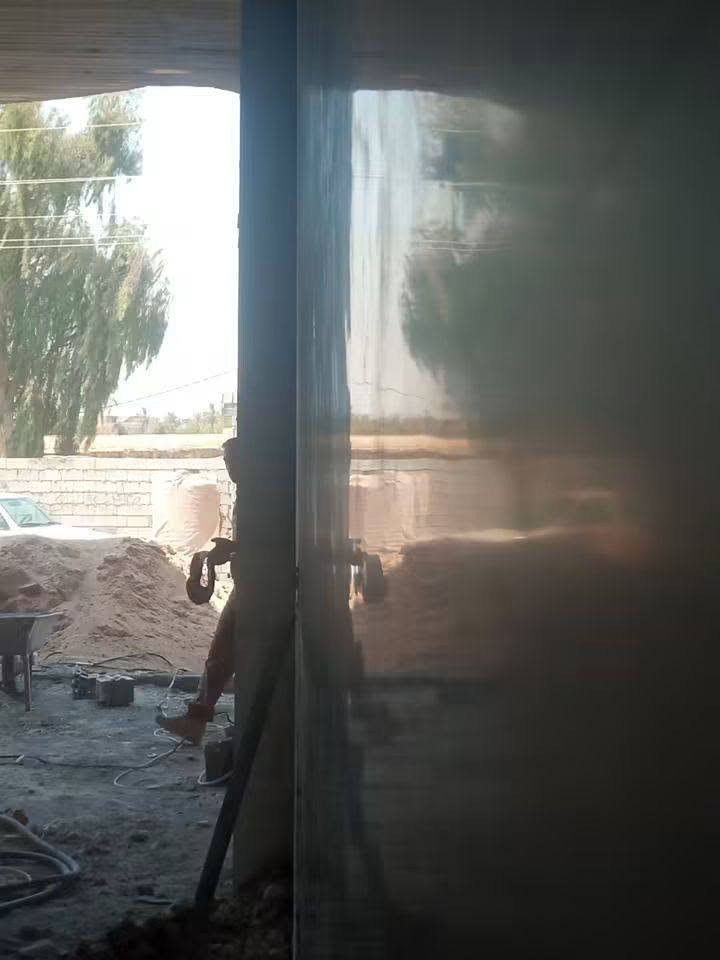 فكادر خلفات جص وبورك ولبخ ونثر واجهيات قرب الشعب لمتر ٥ونص معة التنظيف البيت ***********
