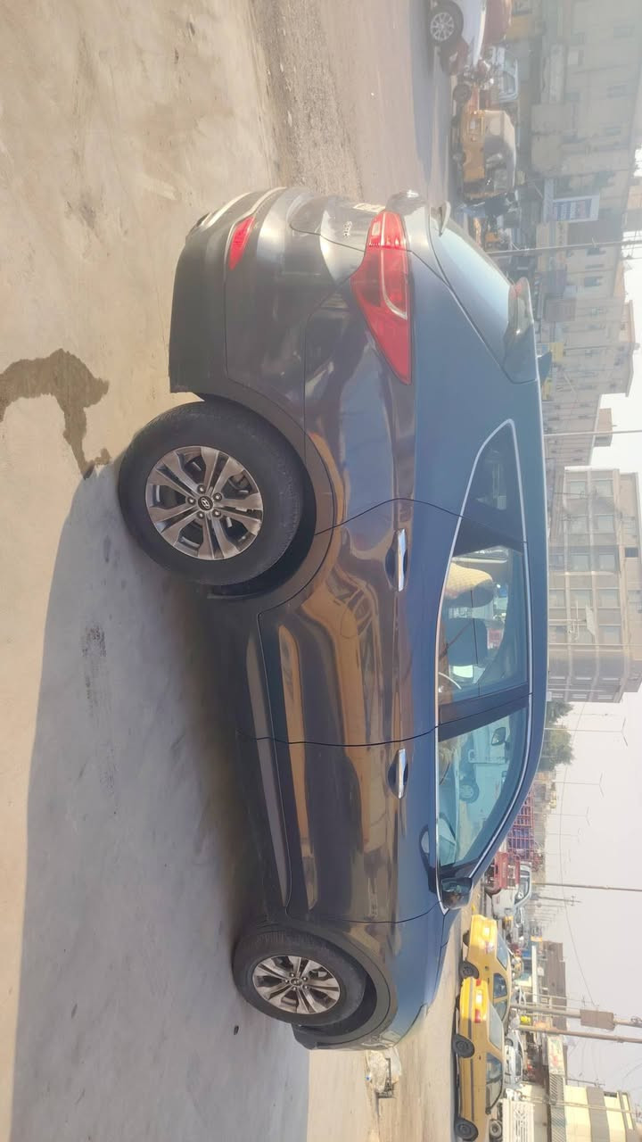 هونداي سنتافيا
وارد أمريكي حادثه جاملغ وبنيد السياره جديده مال جناي تبريد ثلج بيع او مراوس السعر 120 الاتصال

***********

