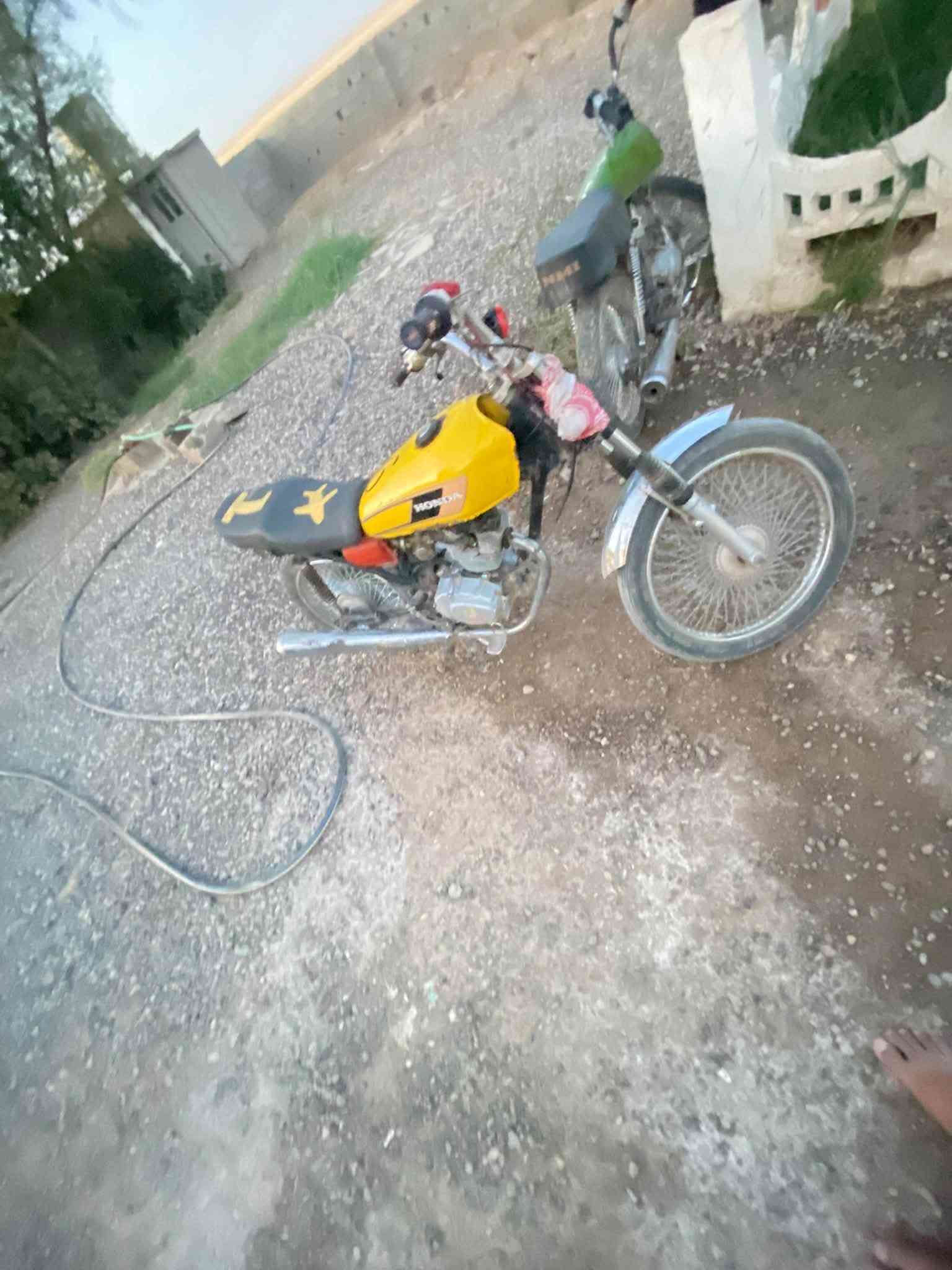 تايكر 20 حربي محرك مفتوح
ماطوري جديد ويا راصطه  كامله وياله جدد

كهربايات شغاله نشرات بومه 2

السعر 300 وبي مجال 

هـ***********

يرهم مراوس 

دبلات شغاله 
مكان جنوب الموصل قياره
