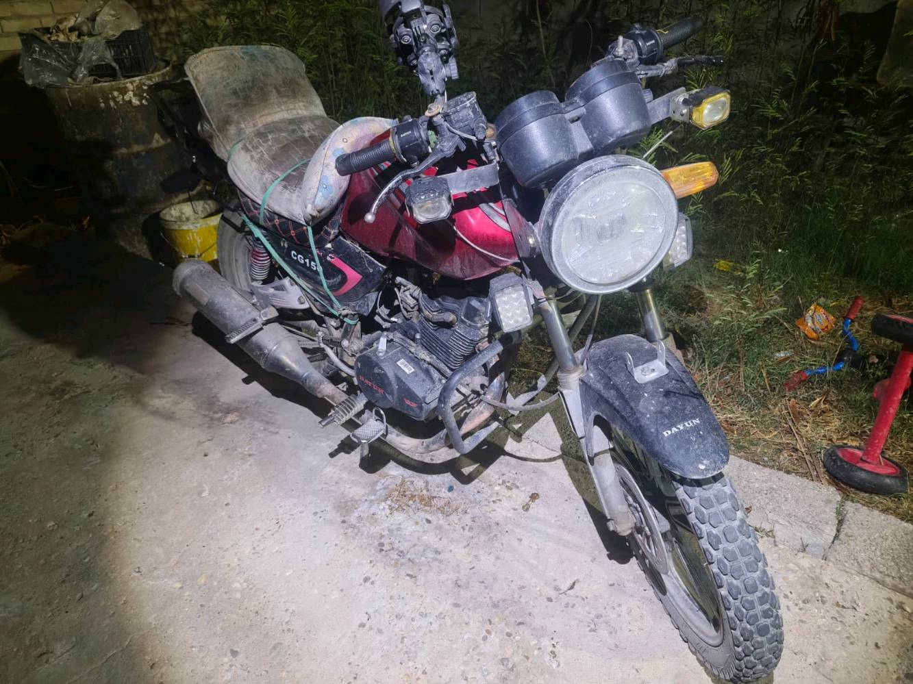 دراجة بوندا موديل 15 اوراق اصلية محور محرك دايوان ماكس 200cc  كهربائيات شغالة تخم تاير جديد كدام عينك اني اشتغل بيها بس هاملها مغاسلة الدراحة خير من الله ربع مذب عليها